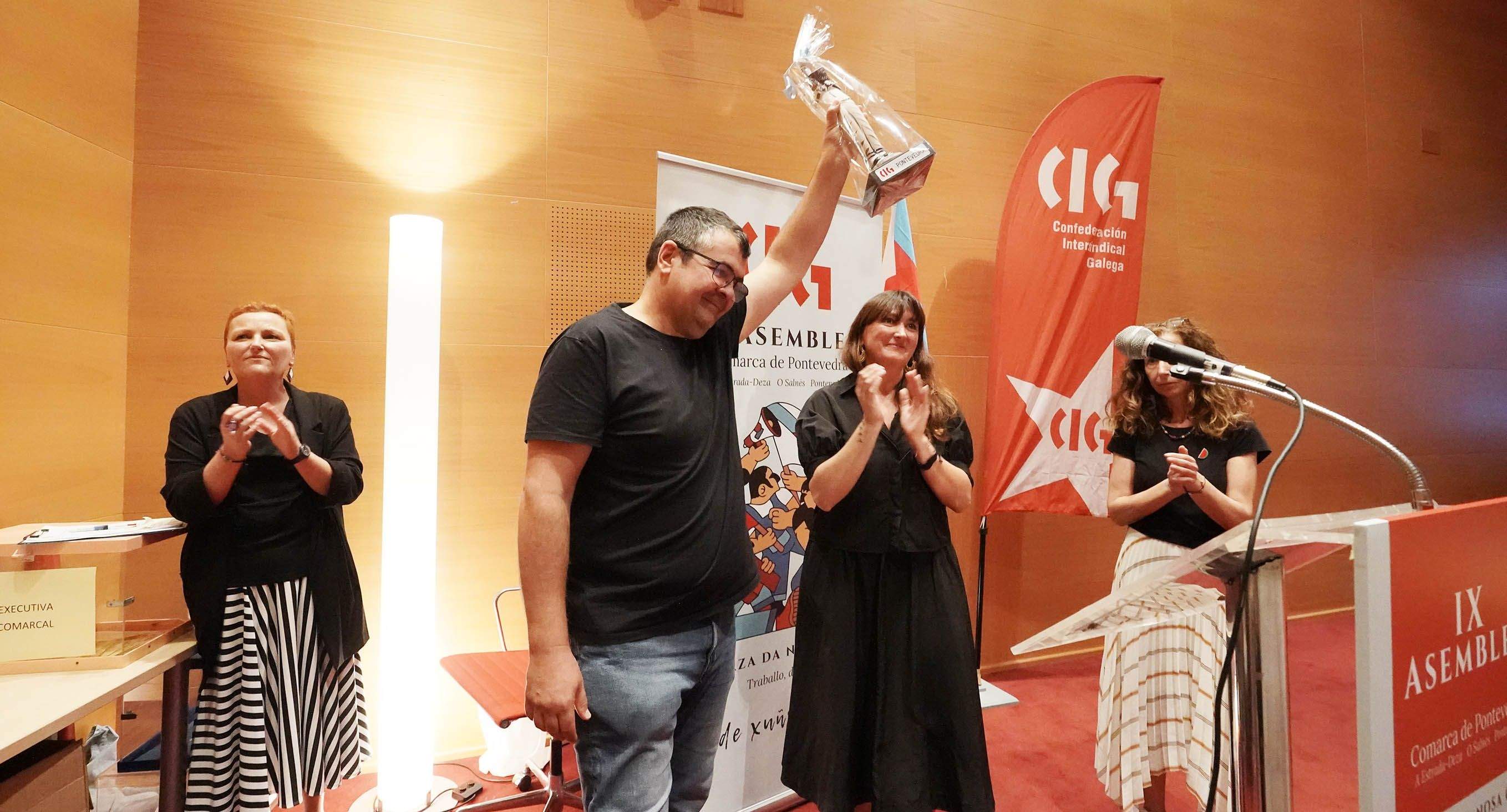Marcos Conde y Diana Rodríguez, en la clausura de la novena asemblea comarcal de la CIG