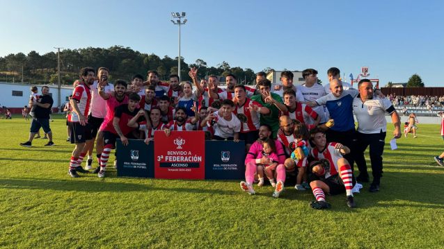 O Céltiga festexa o seu ascenso a Terceira RFEF