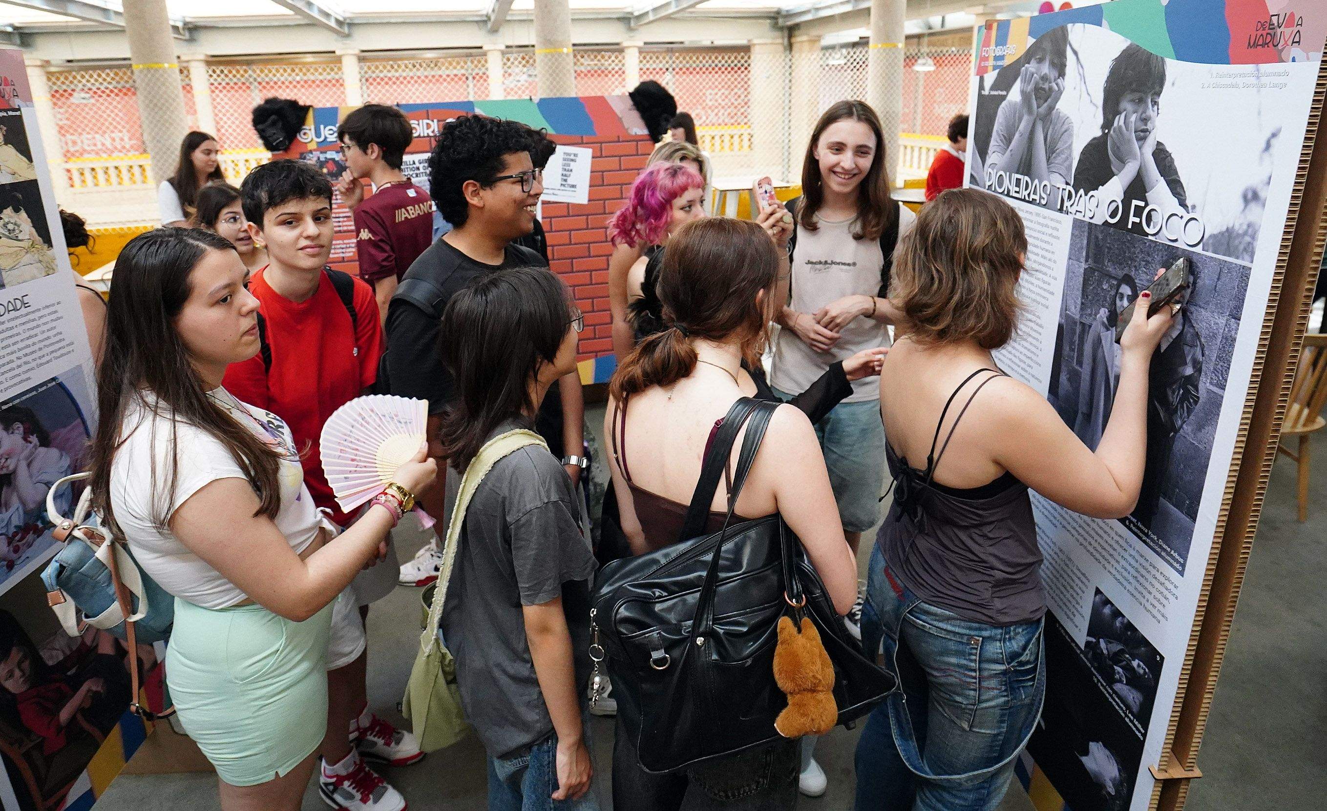 Exposición 'De Eva a Maruxa' no Mercado