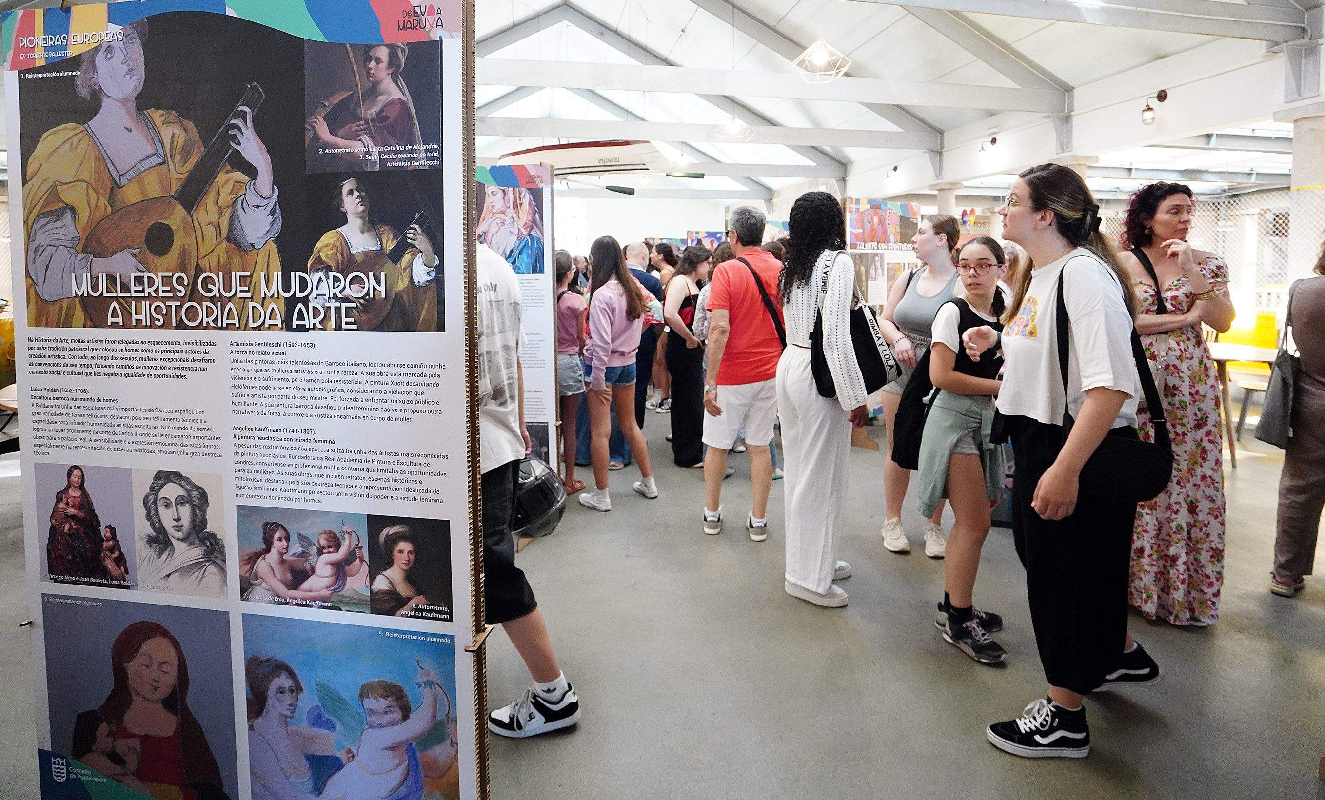 Exposición 'De Eva a Maruxa' no Mercado