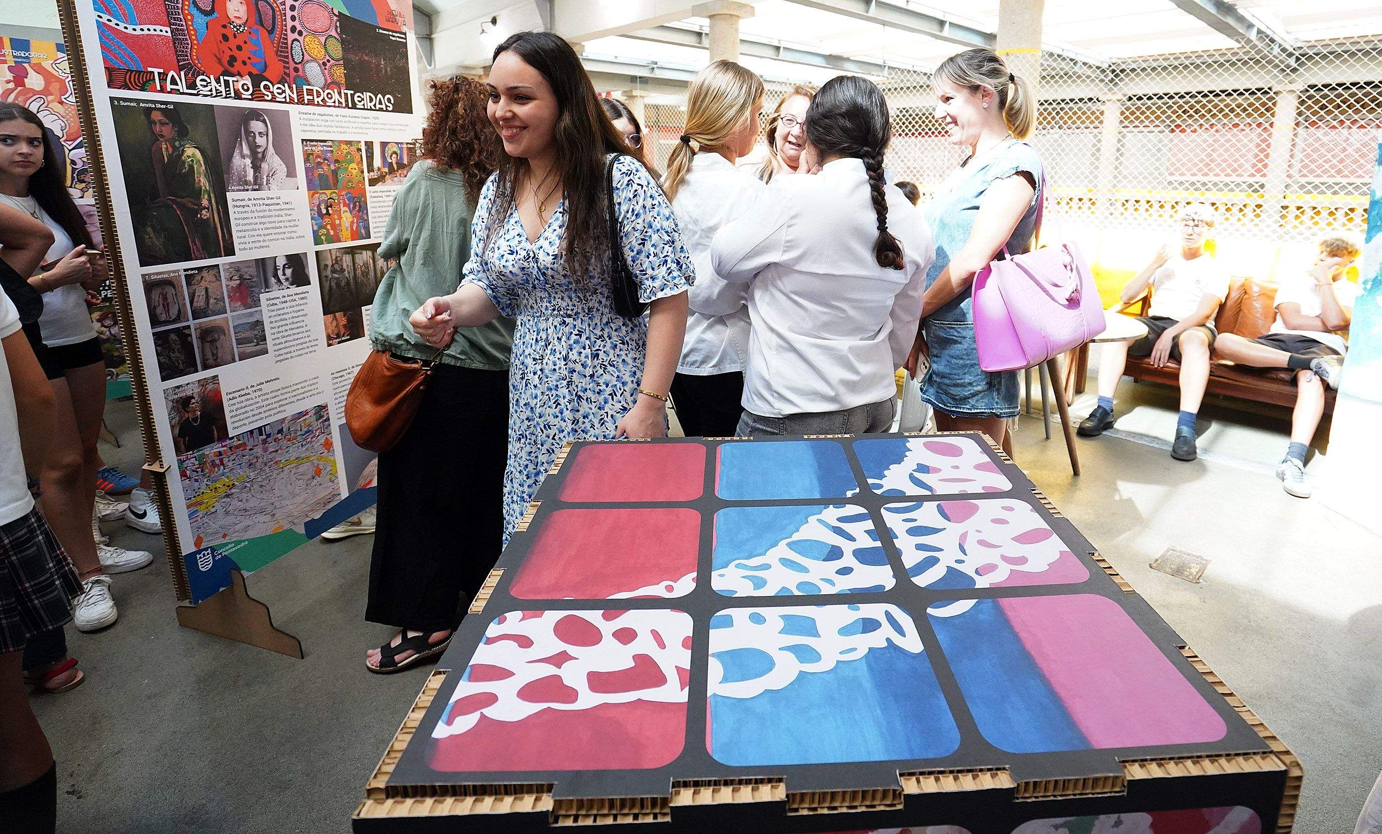 Exposición 'De Eva a Maruxa' no Mercado