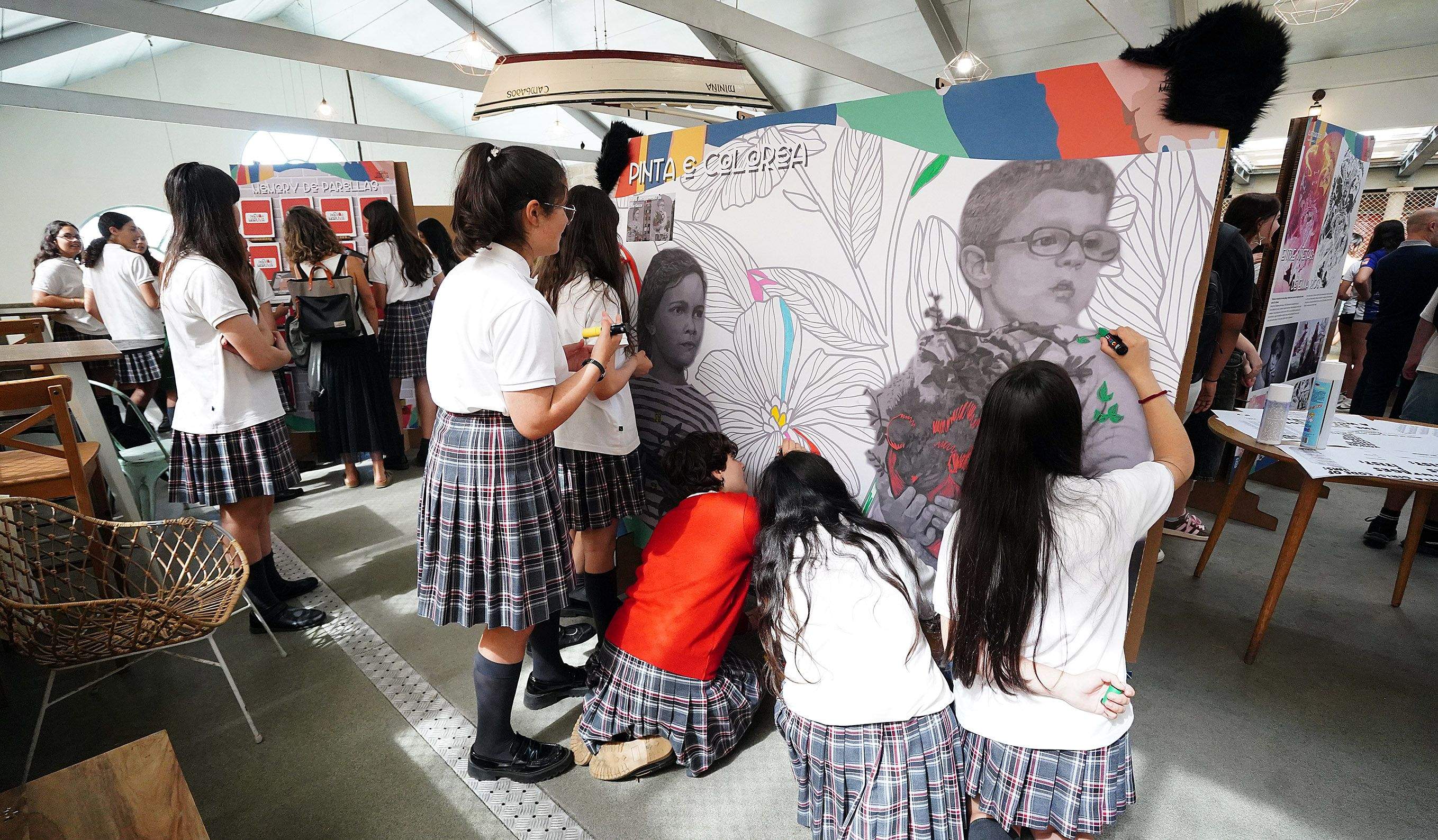 Exposición 'De Eva a Maruxa' no Mercado
