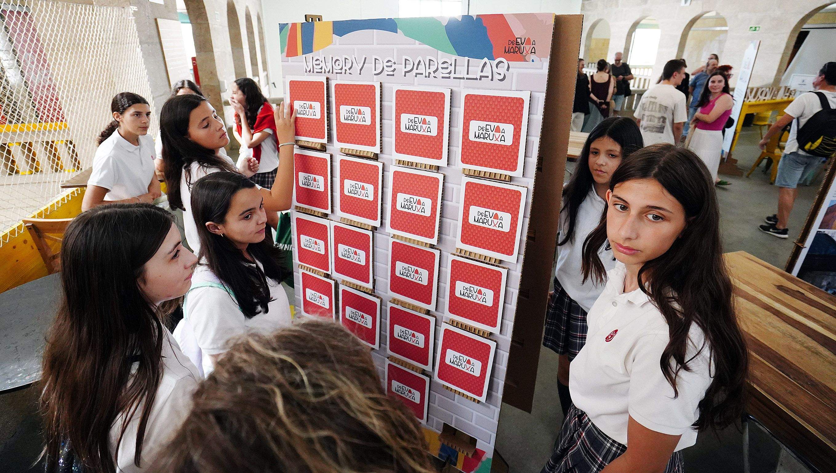 Exposición 'De Eva a Maruxa' no Mercado