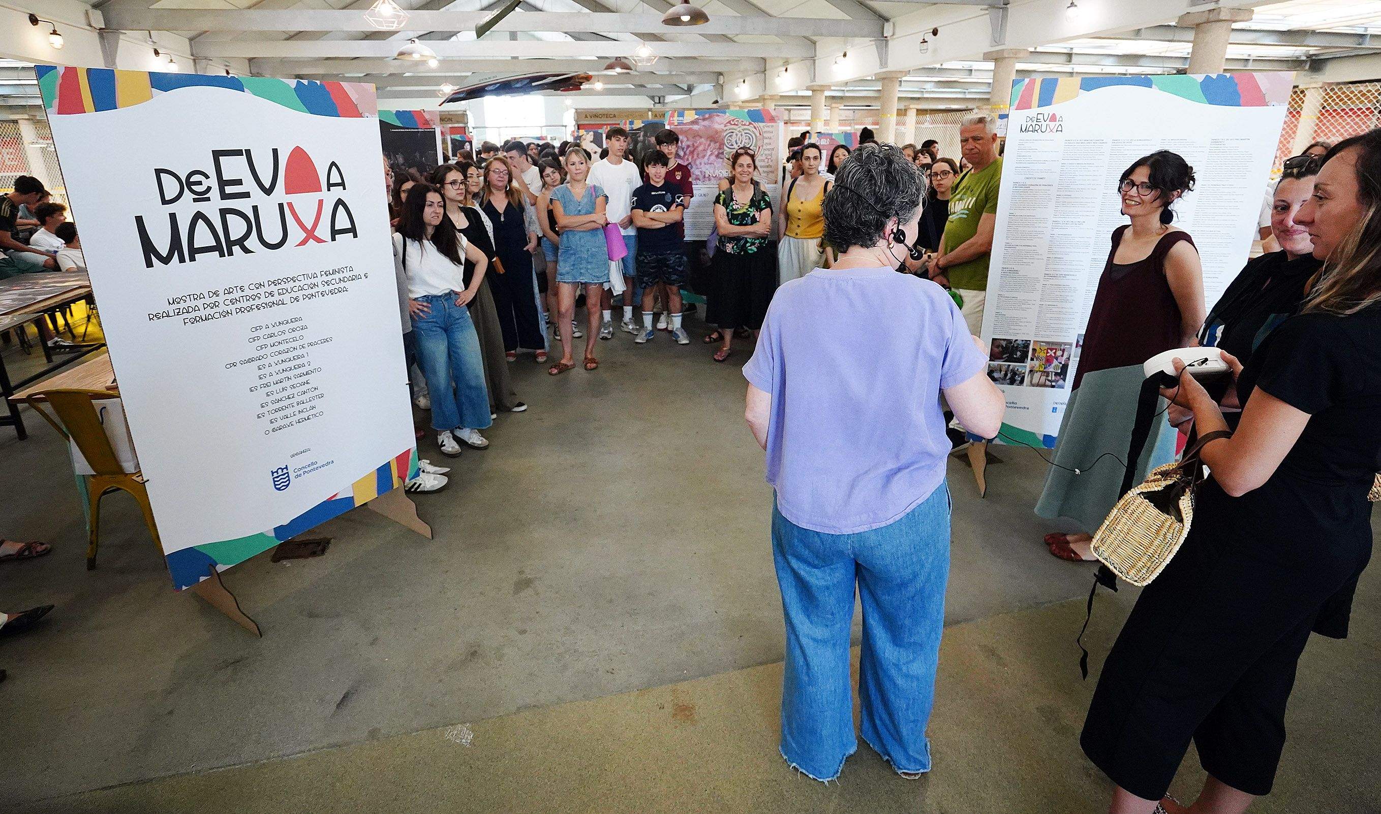 Exposición 'De Eva a Maruxa' no Mercado