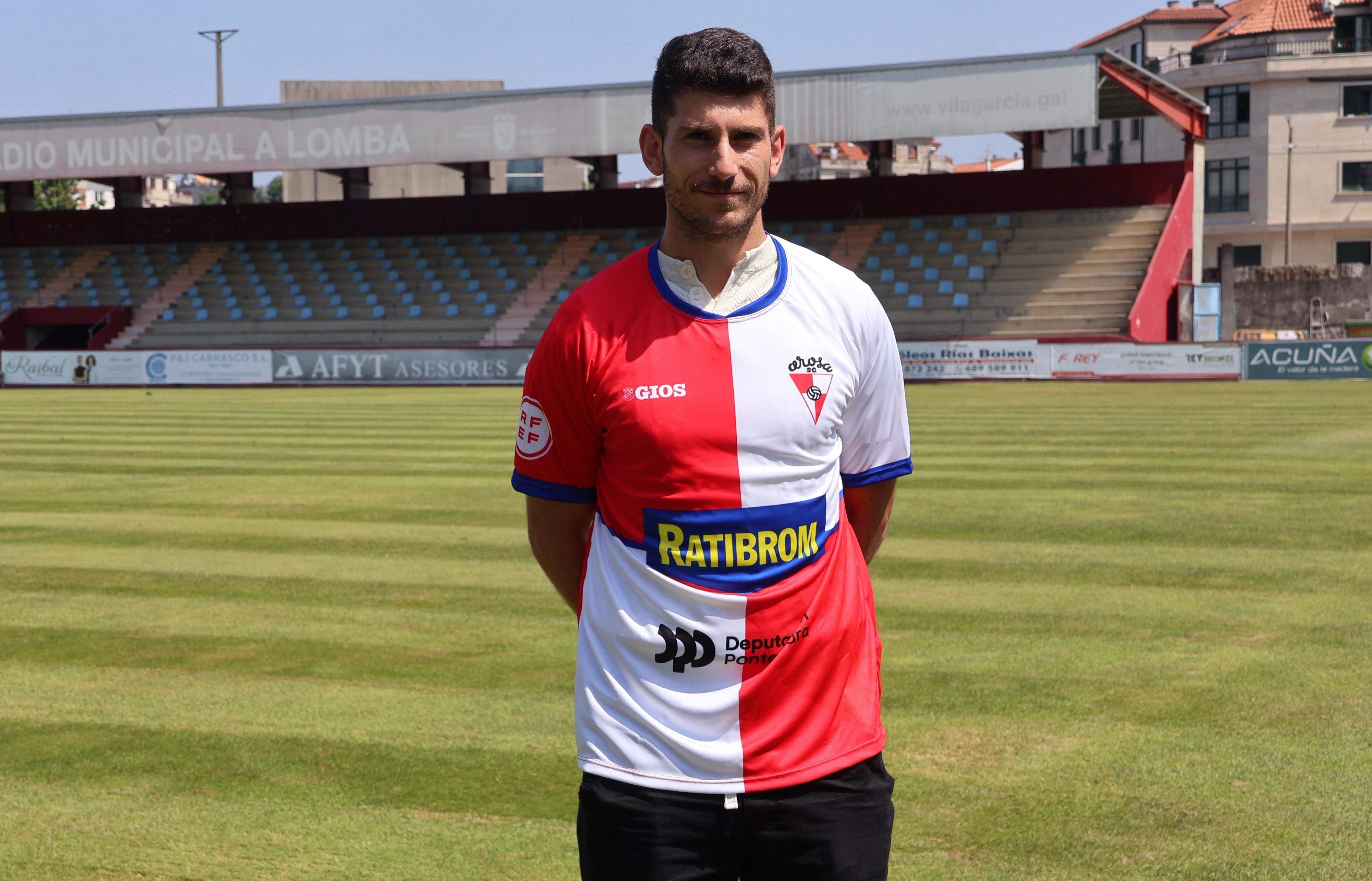 Presentación de Edgar como novo xogador do Arosa