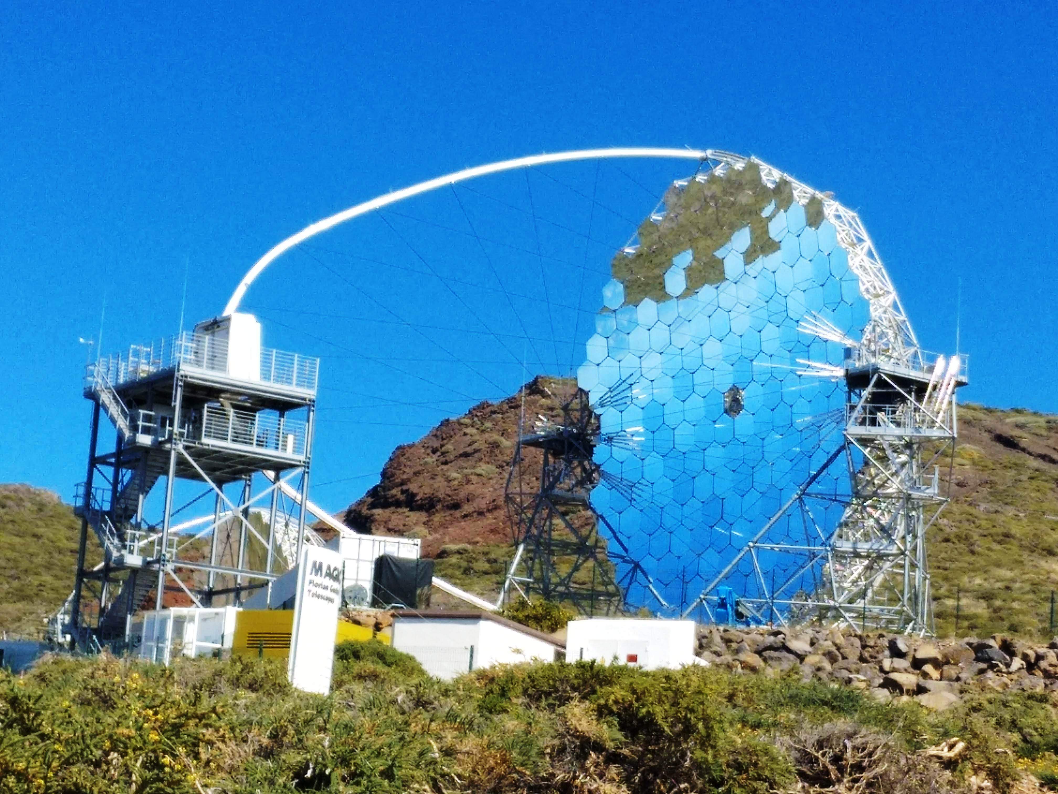Telescopios en Roque de los Muchachos (2) Telescopios en Roque de los Muchachos (2)