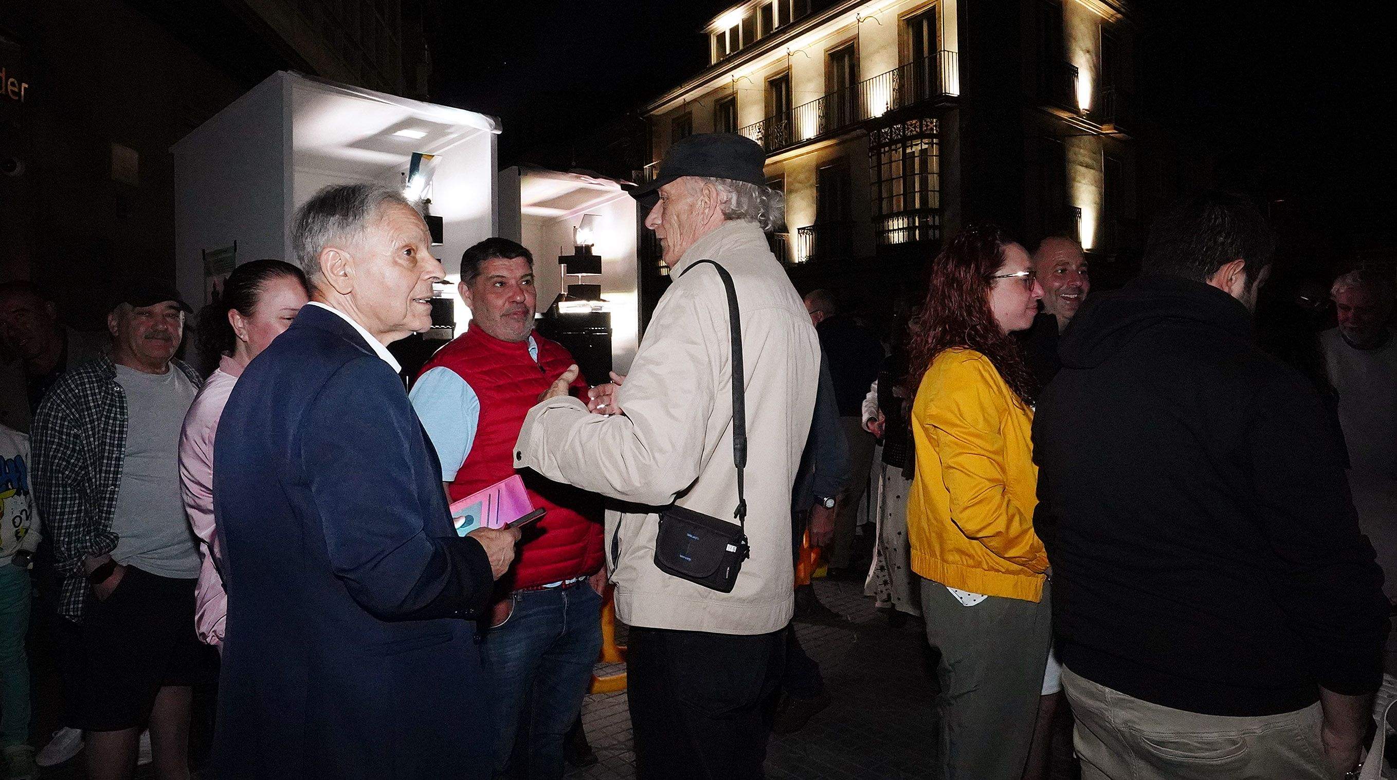 Intervención artística de Patrick Warrener sobre a fachada da Peregrina