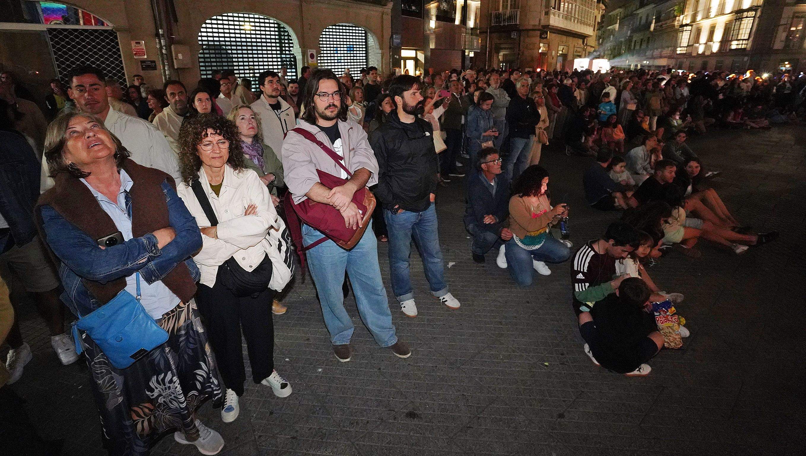 Intervención artística de Patrick Warrener sobre a fachada da Peregrina