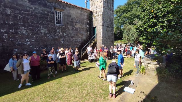 Visita á contorna da igrexa de Carracedo Visita á contorna da igrexa de Carracedo
