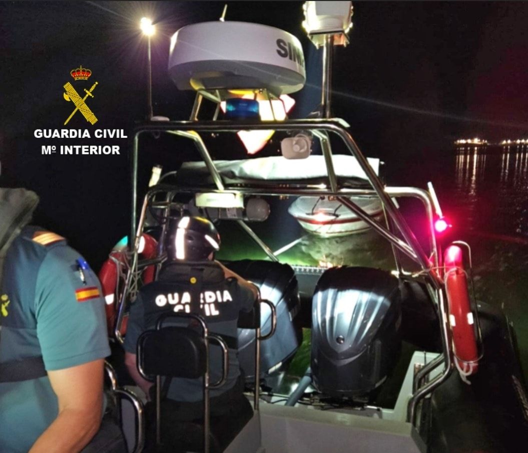 Rescate dunha embarcación en Arcade