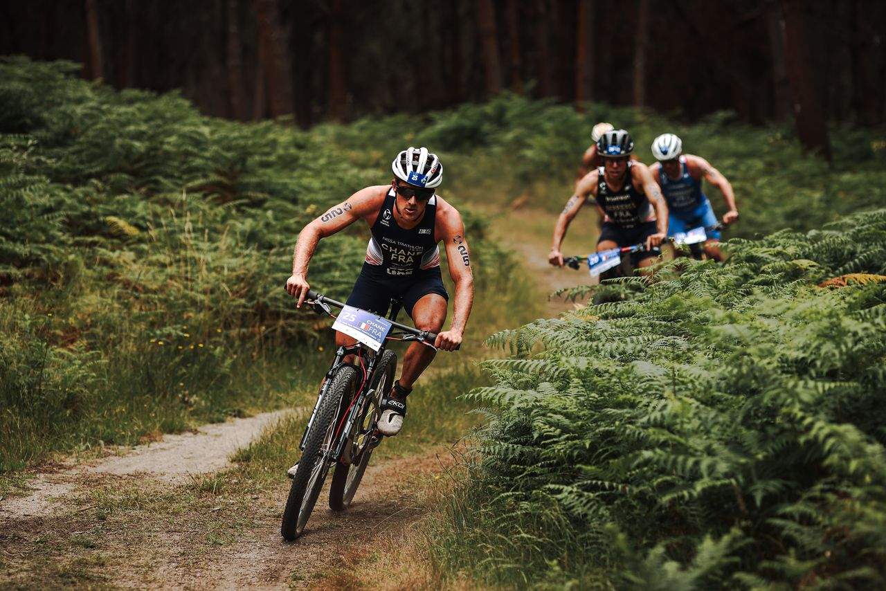 Carreira elite de tríatlon cros no Mundial Multisport de Pontevedra