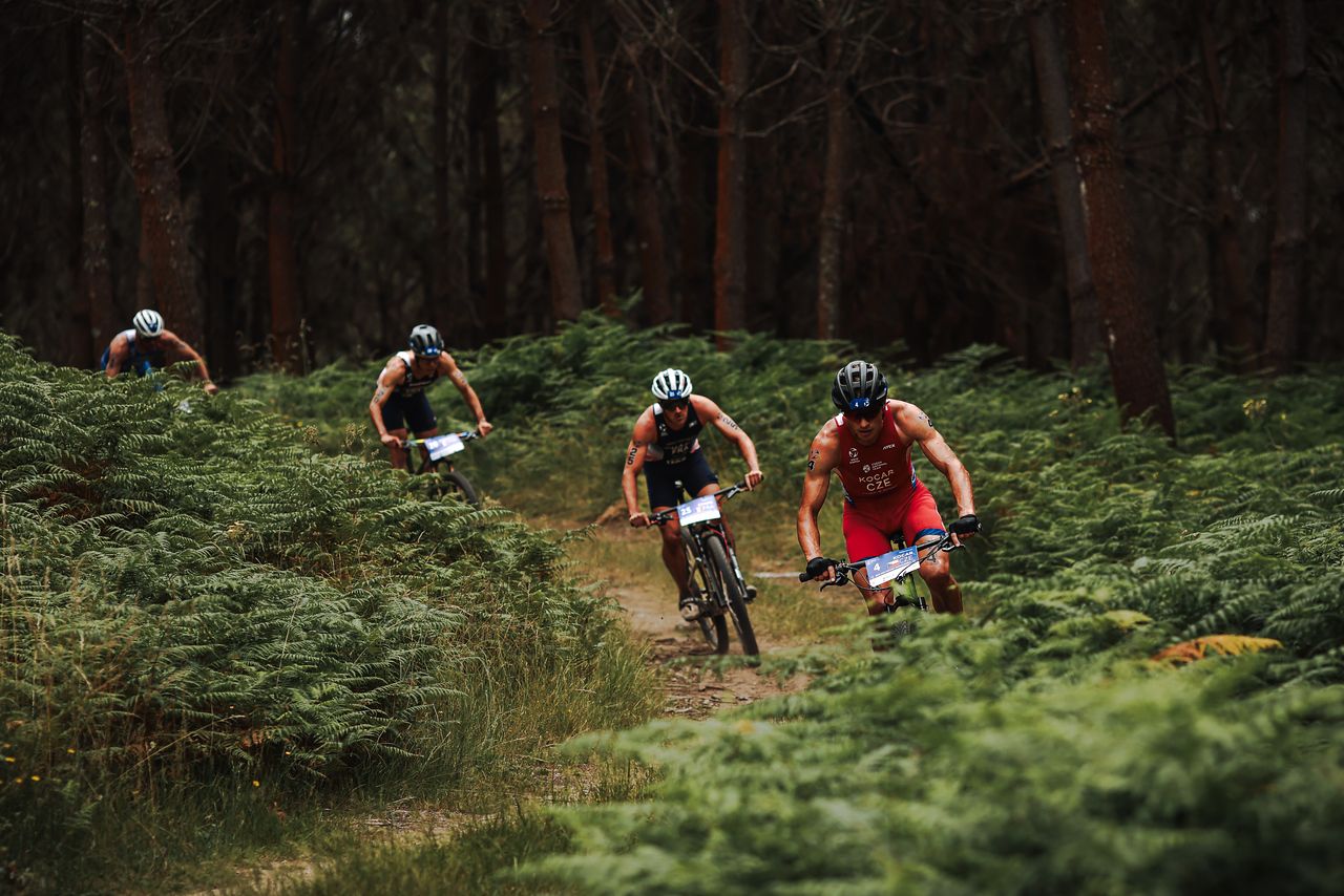Carreira elite de tríatlon cros no Mundial Multisport de Pontevedra