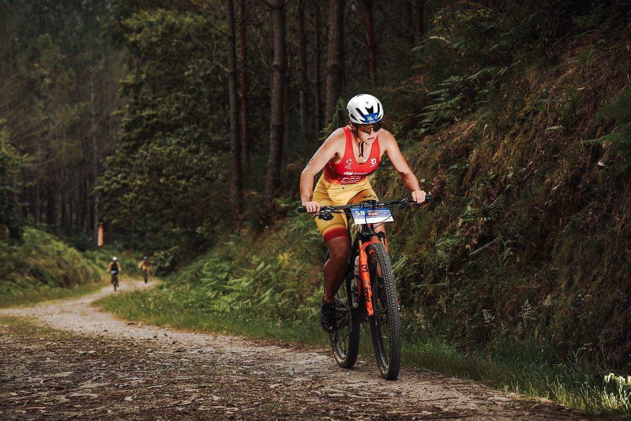 Carreira elite de tríatlon cros no Mundial Multisport de Pontevedra