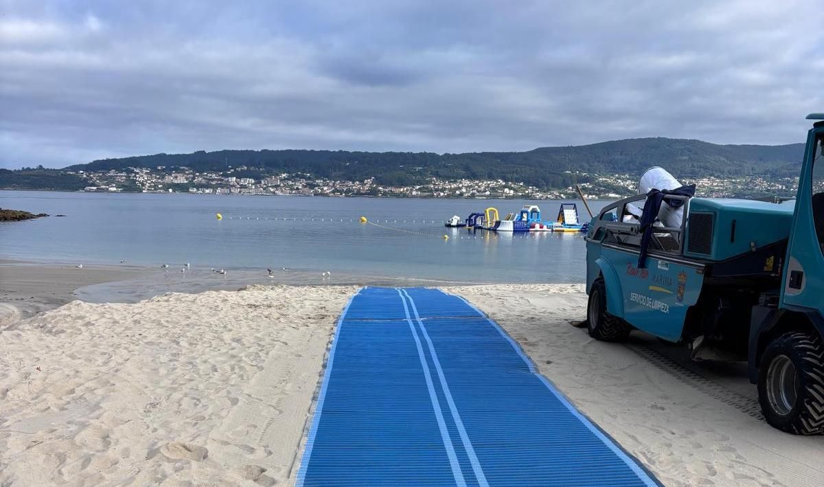 'Pasarenas' instalado en la playa de Mogor
