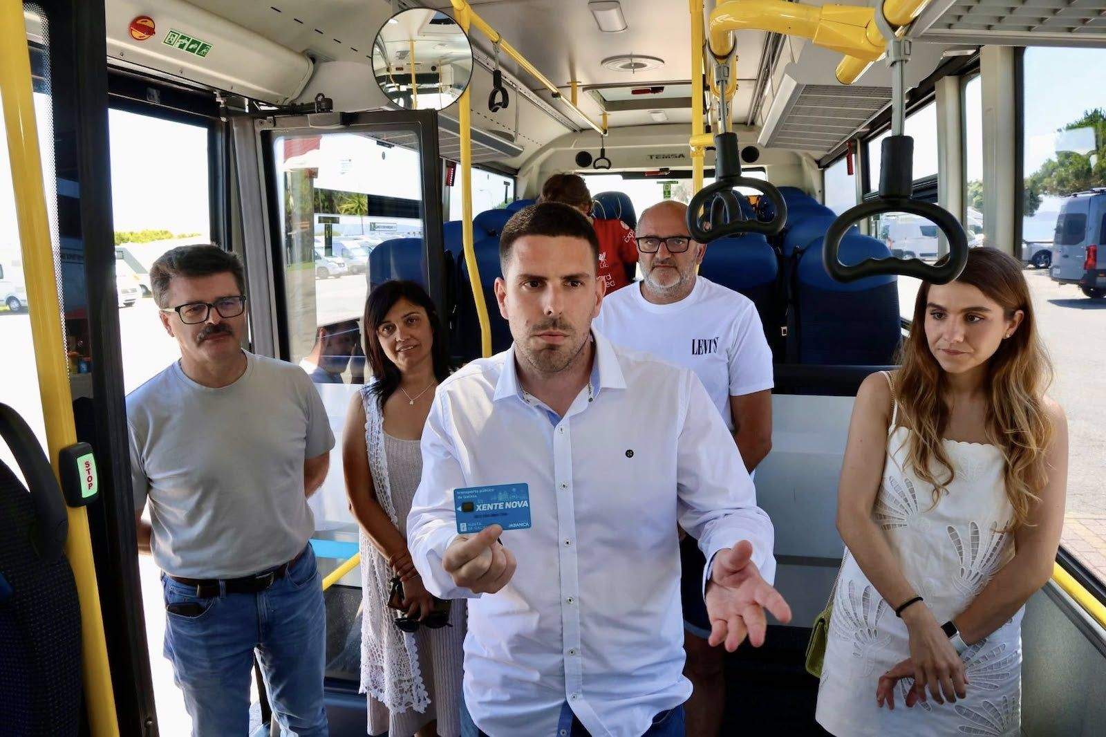 Presentación do autobús circular da Illa de Arousa
