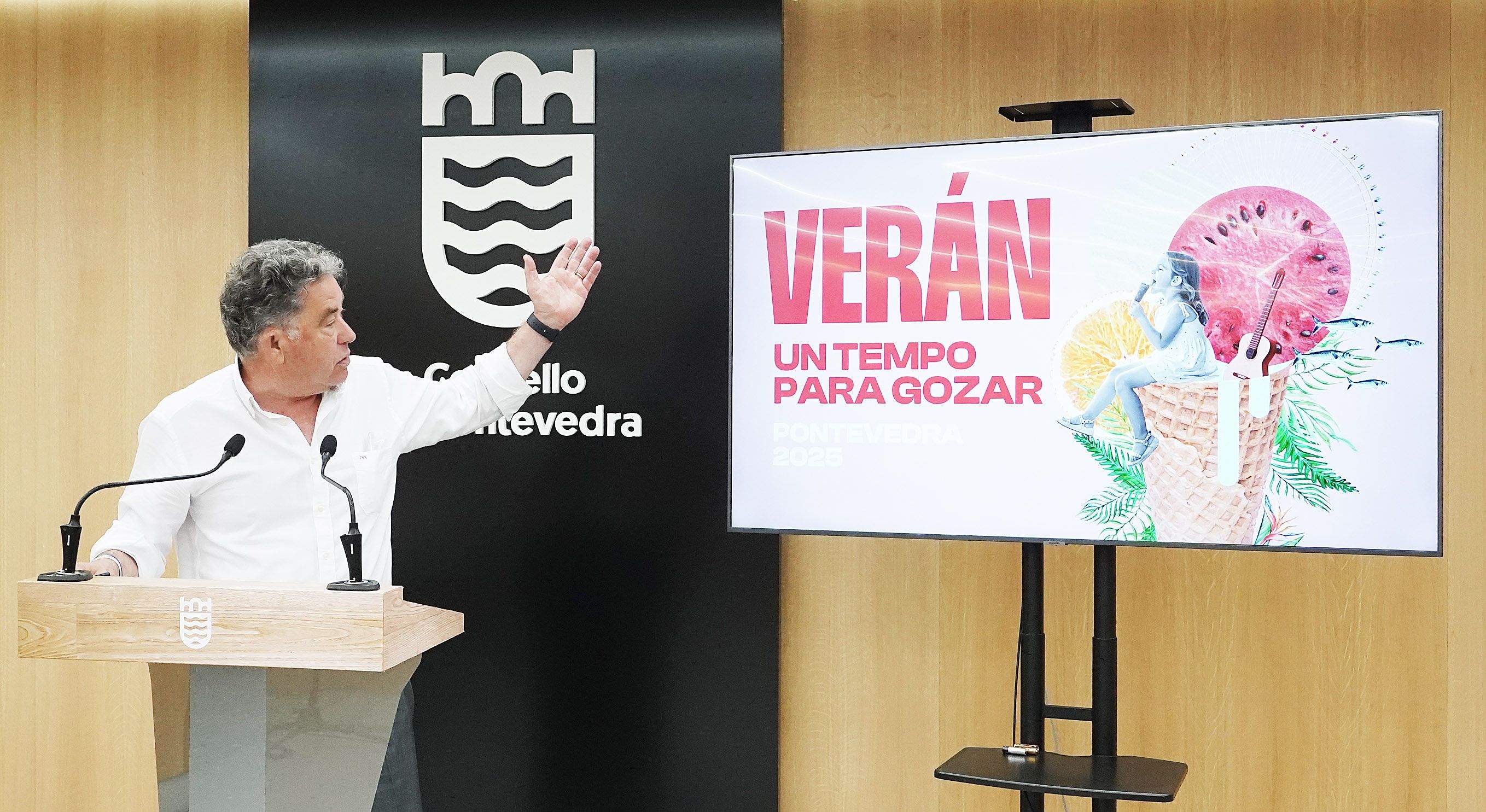 O alcalde presenta o programa das Festas de Verán
