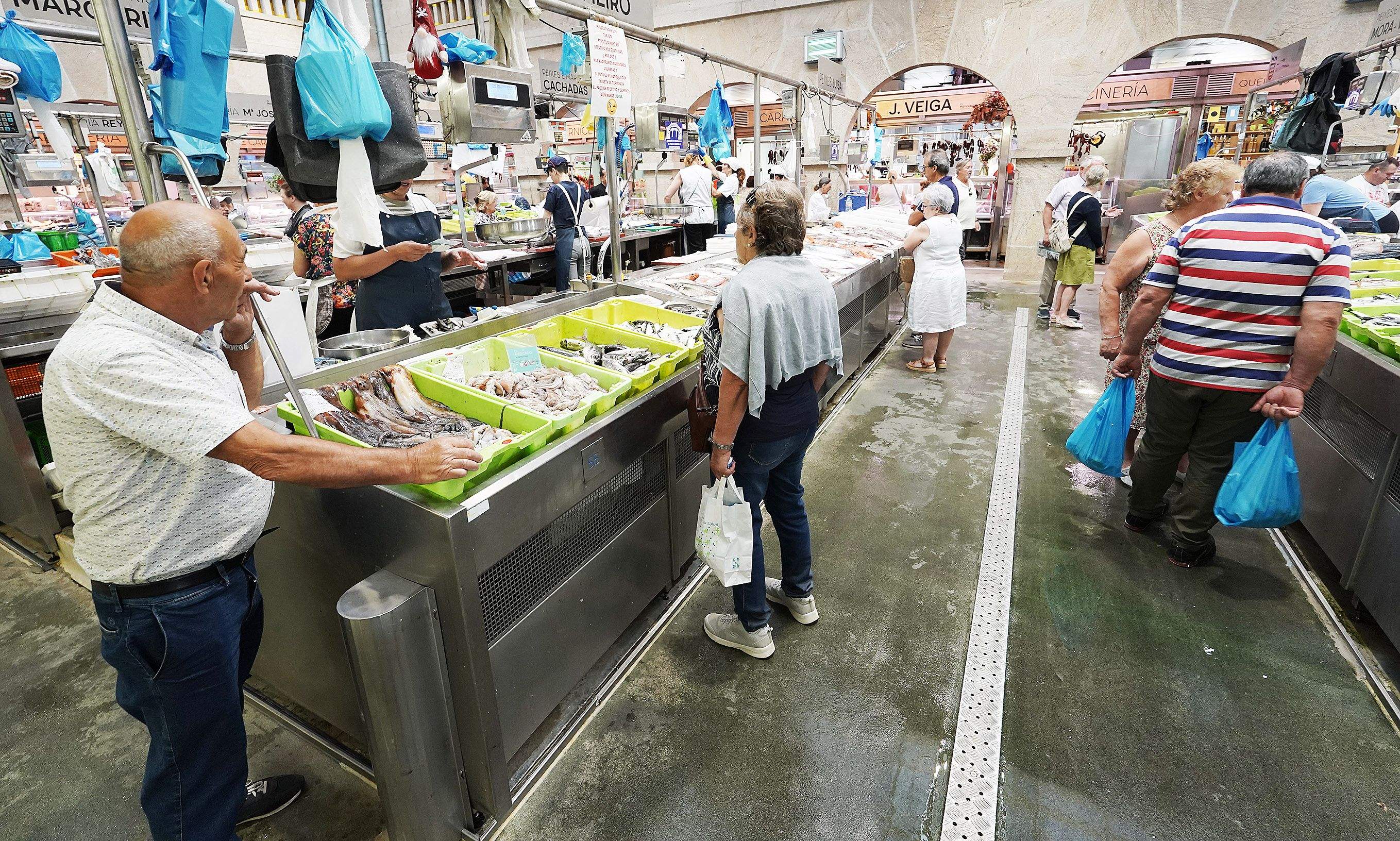 Actividad en el mercado de abastos de Pontevedra