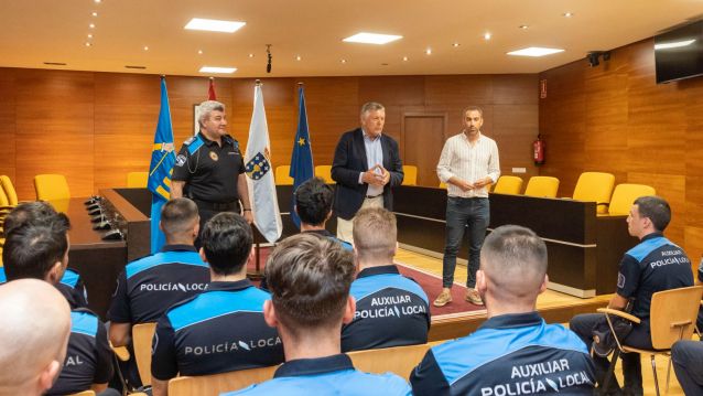 Recepción a los agentes auxiliares de la Policía Local