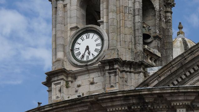 Reloj del Santuario de la Virgen Peregrina