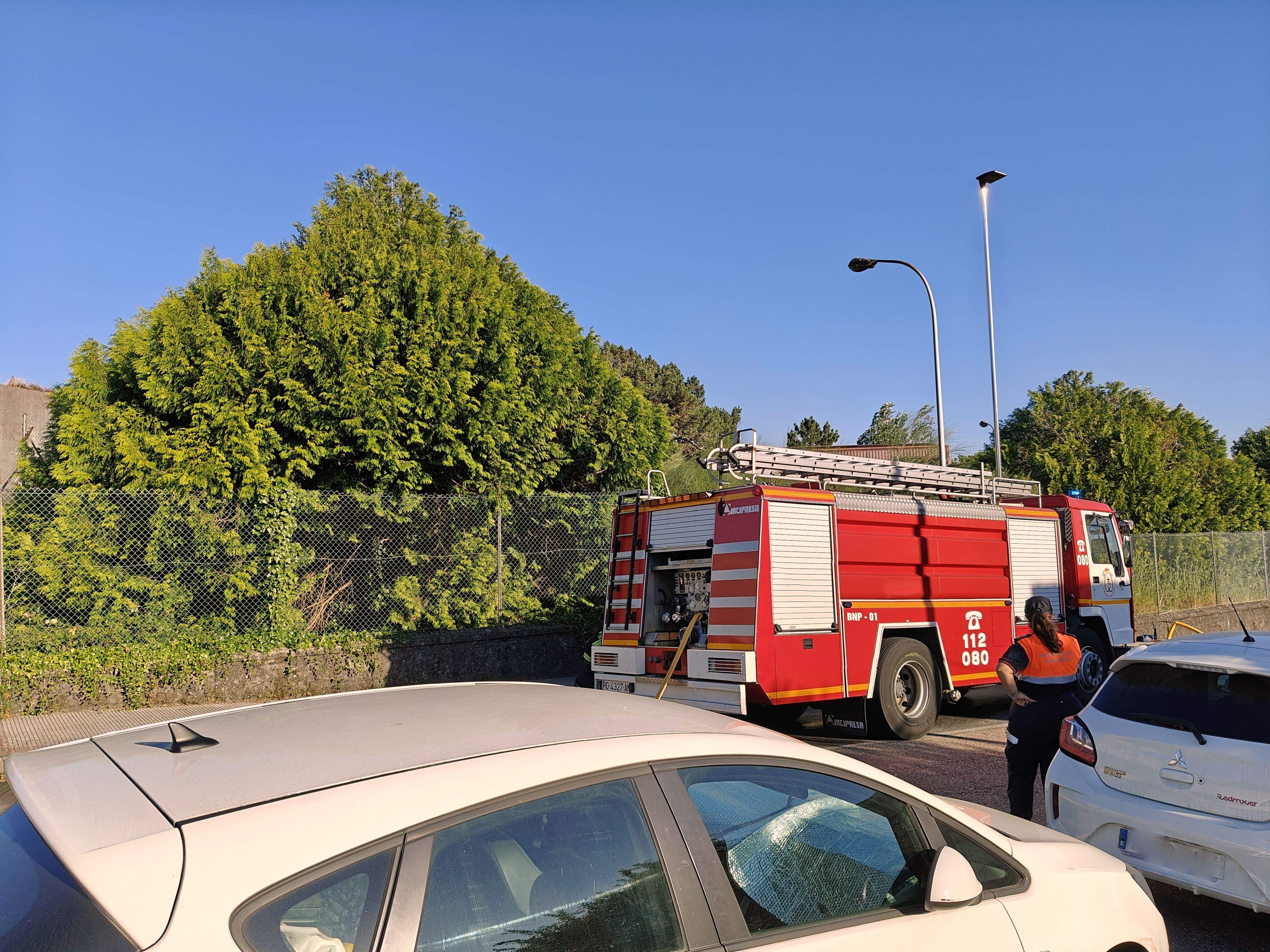 Bomberos en la Rúa Campo Santo