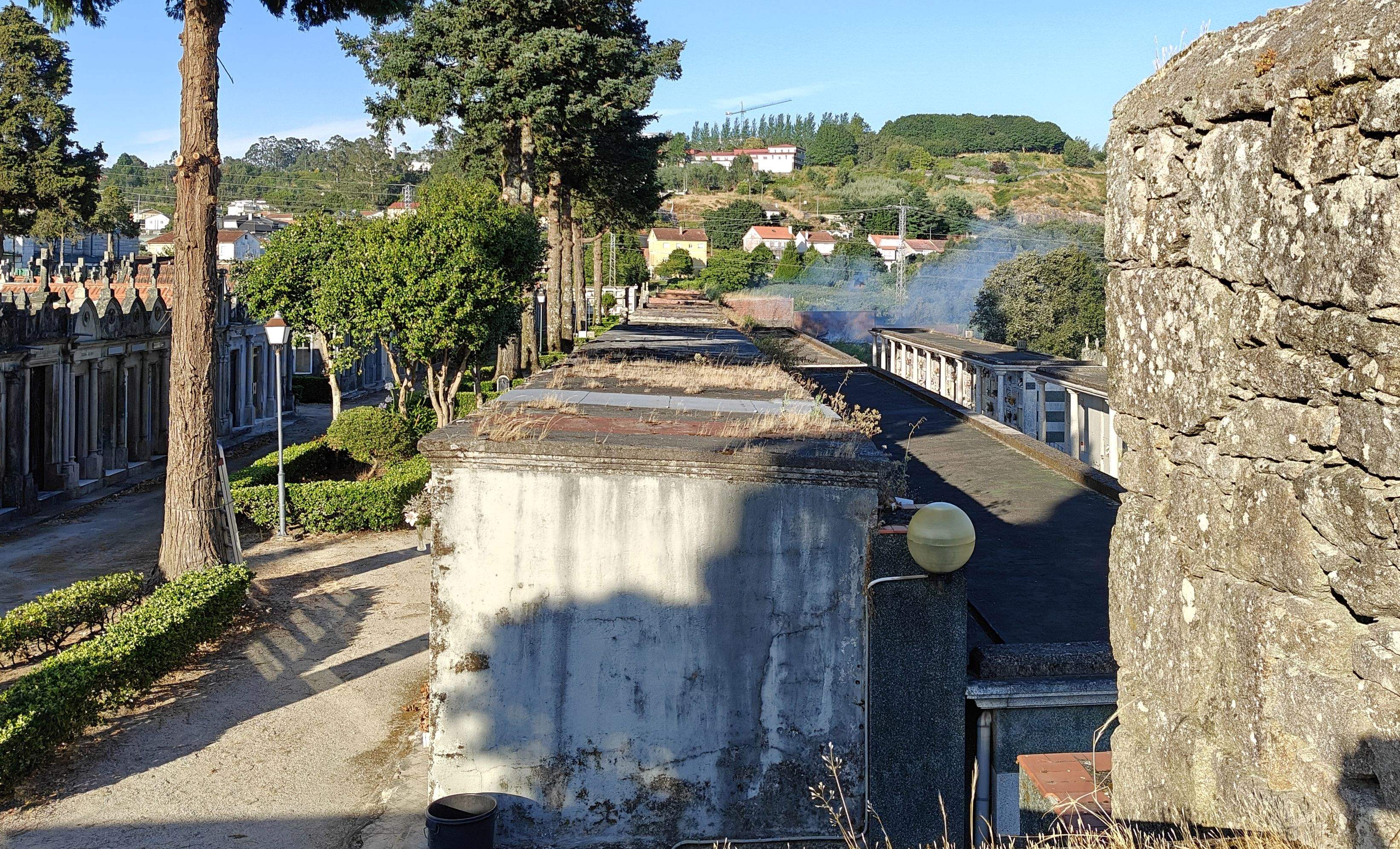 Incendio en la parte trasera del cementerio