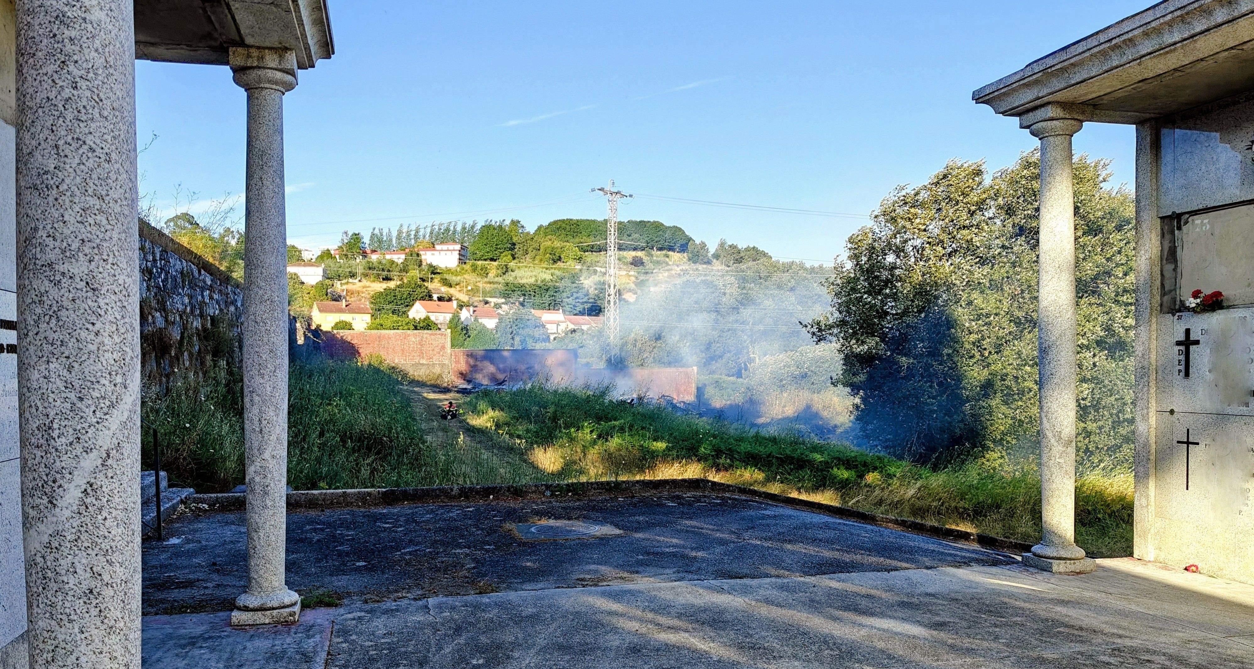 incendio en las proximidades del cementerio