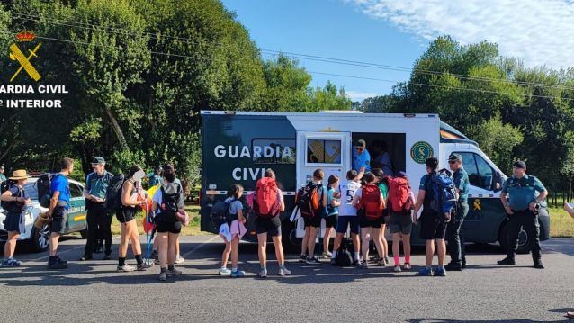 Oficina móbil da Garda Civil de atención ao peregrino Oficina móbil da Garda Civil de atención ao peregrino