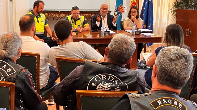 Representantes de escuderías e motoclubs mantiveron un encontro co subdelegado do Goberno Representantes de escuderías e motoclubs mantiveron un encontro co subdelegado do Goberno