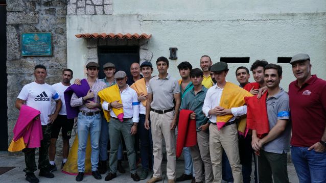 Participantes na becerrada Participantes na becerrada