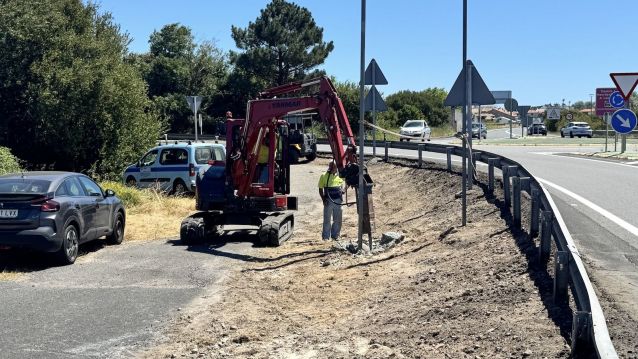 Obras de mejora de la movilidad en As Salinas Obras de mejora de la movilidad en As Salinas