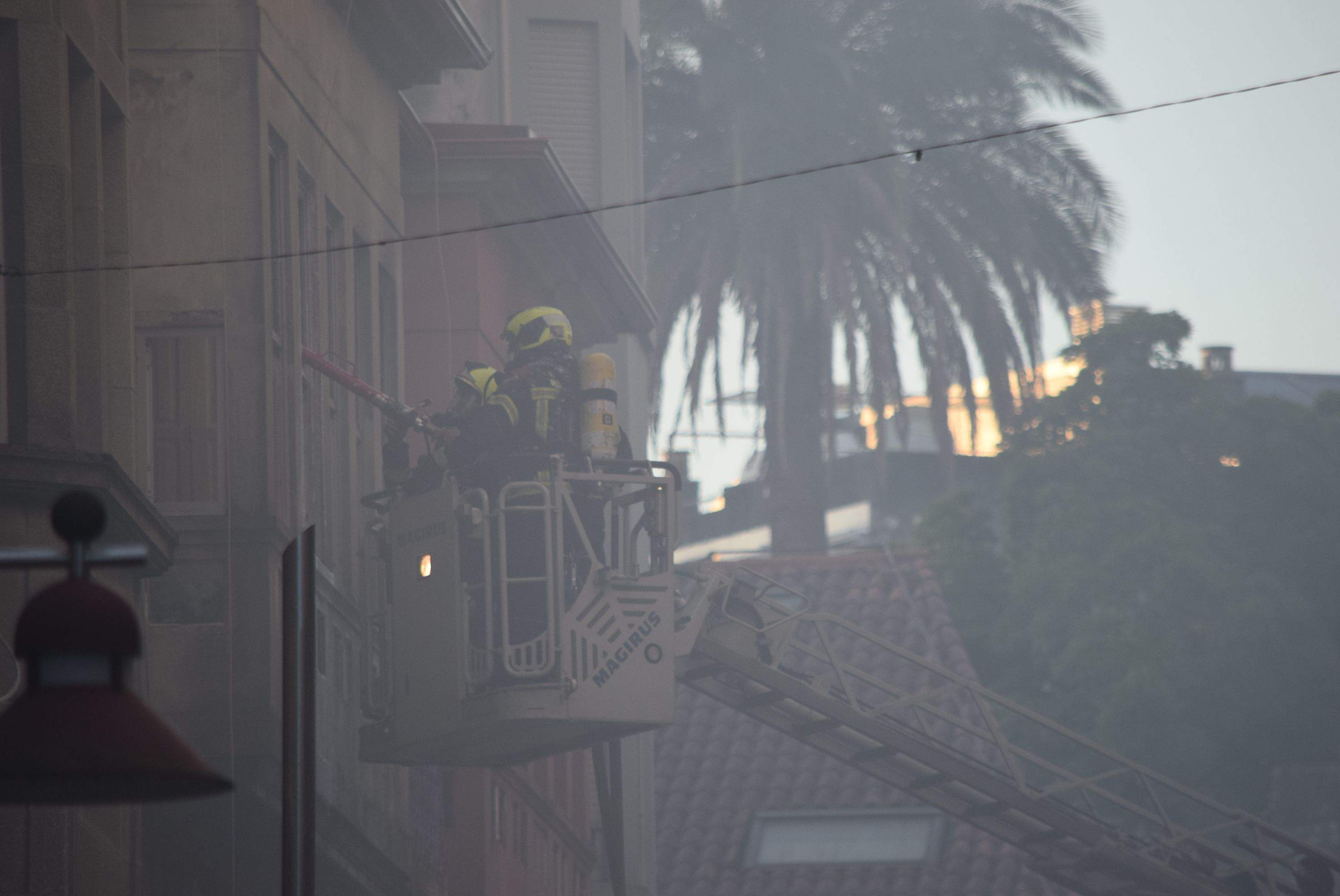Incendio nun edificio da rúa Riestra