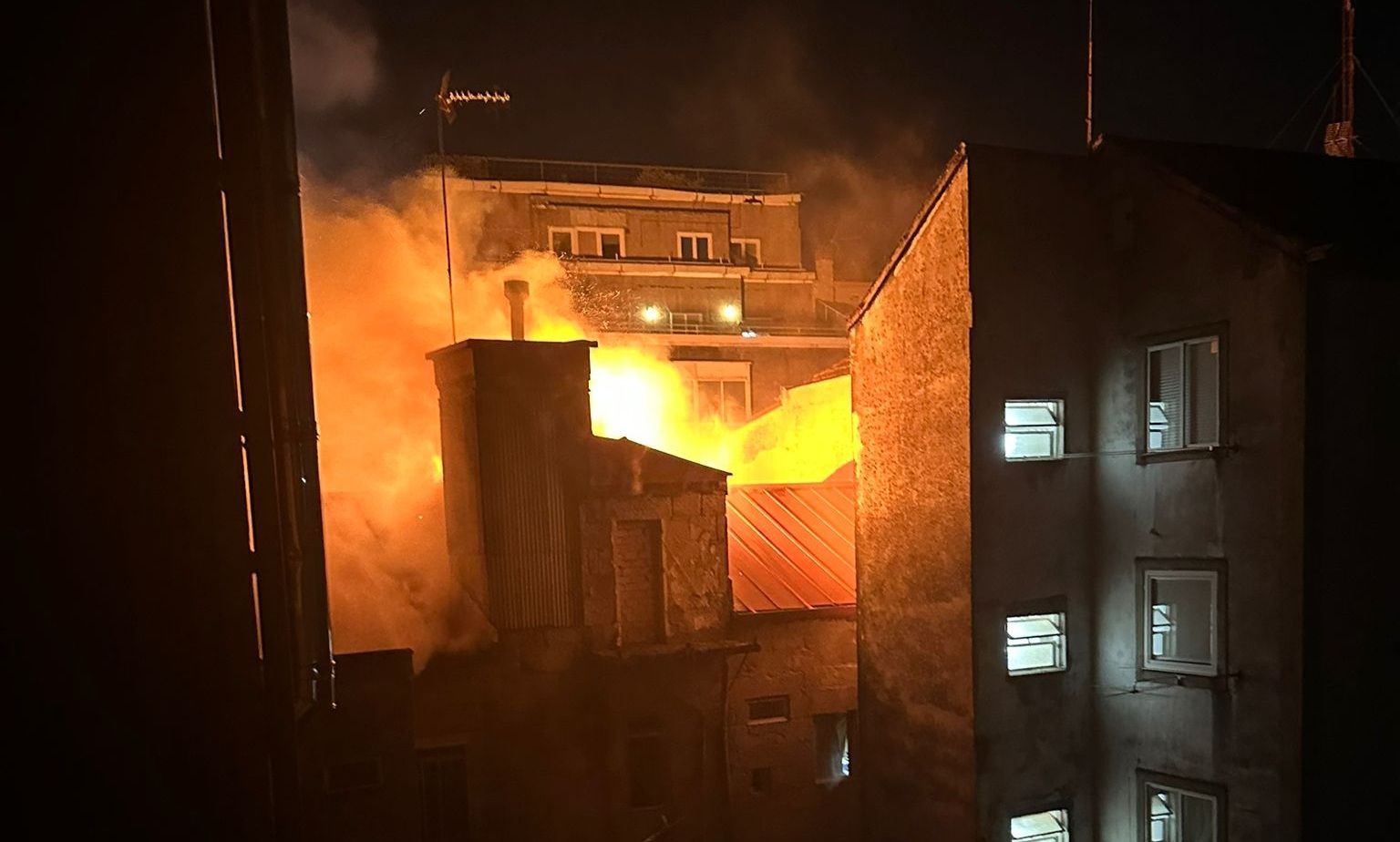 Incendio nun edificio da rúa Riestra