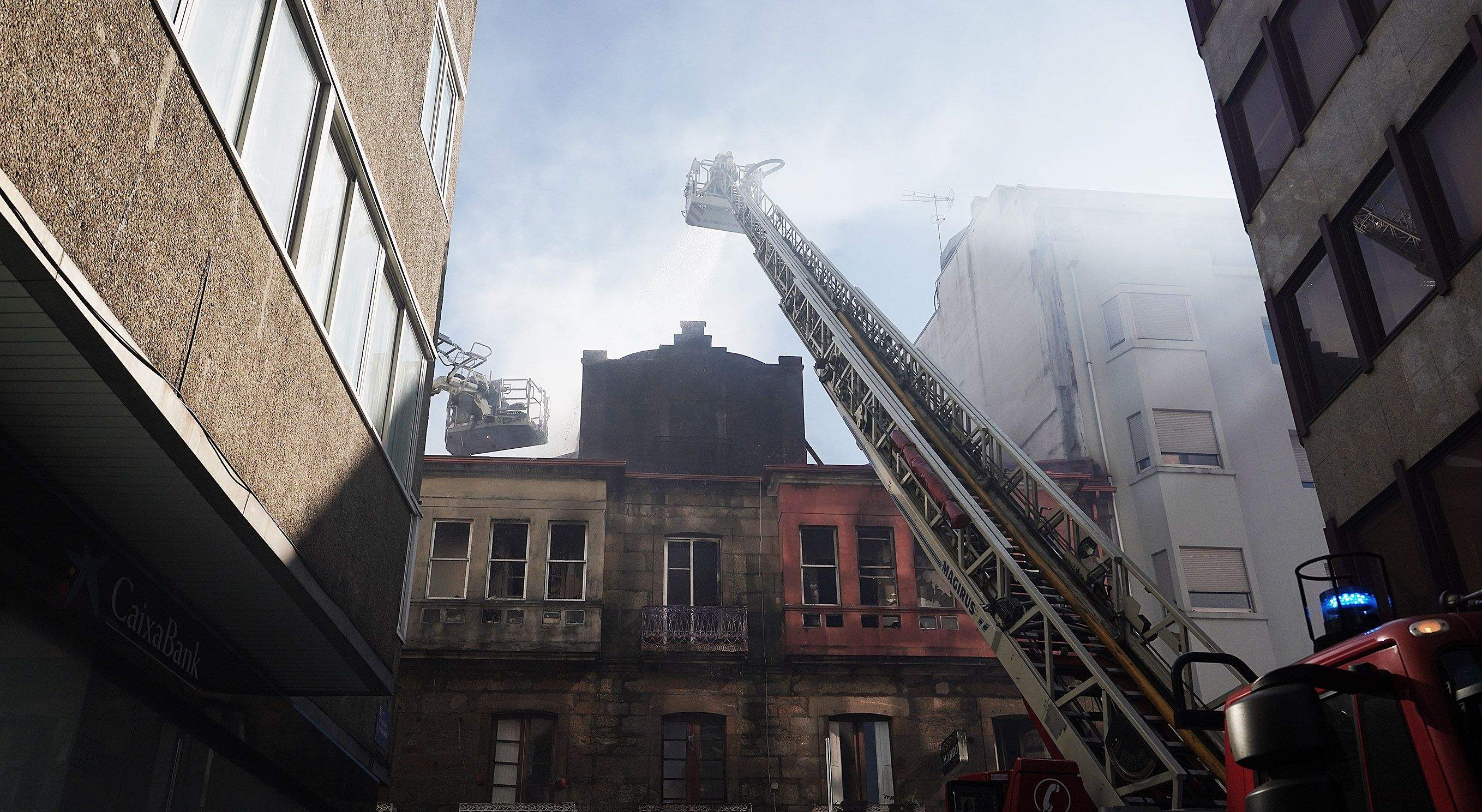Incendio en un edificio de la calle Riestra Incendio en un edificio de la calle Riestra