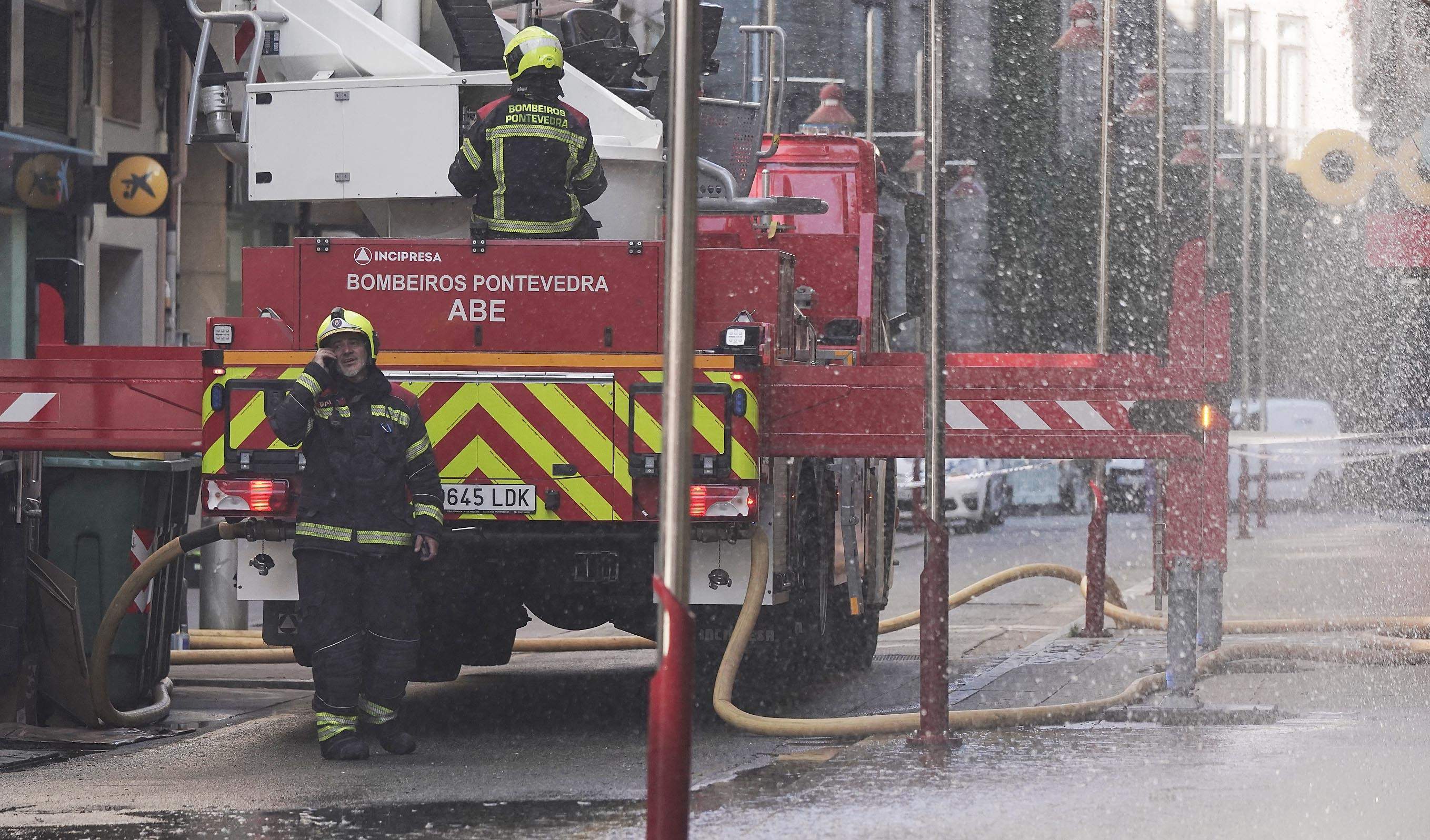 Incendio en un edificio de la calle Riestra Incendio en un edificio de la calle Riestra