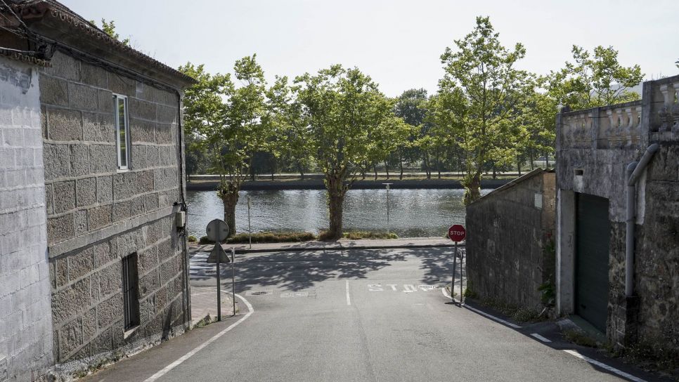 Camiño alternativo á avenida de Bos Aires que usan os veciños Camiño alternativo á avenida de Bos Aires que usan os veciños