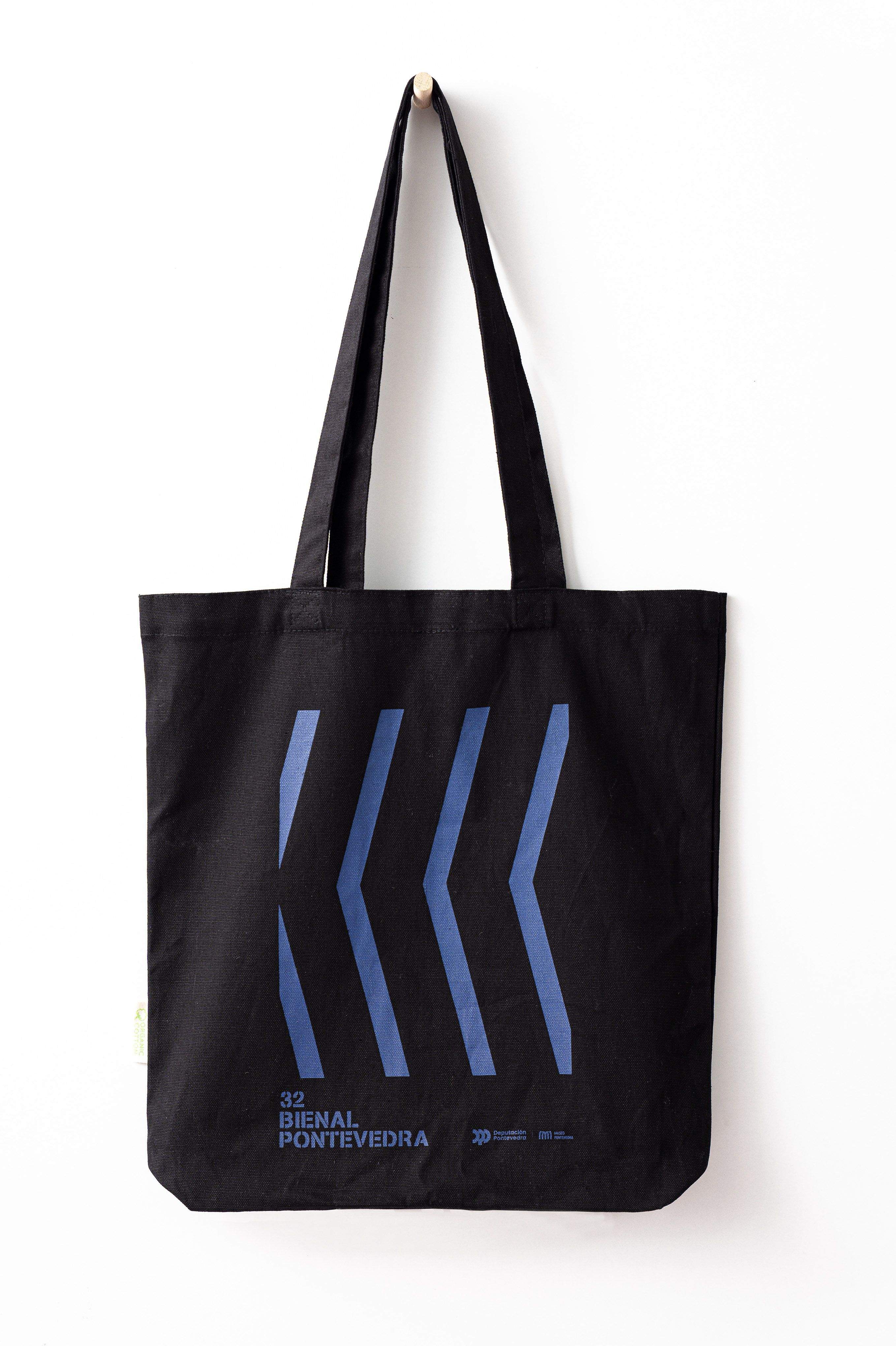 Colección de merchandising oficial de la Bienal de Pontevedra