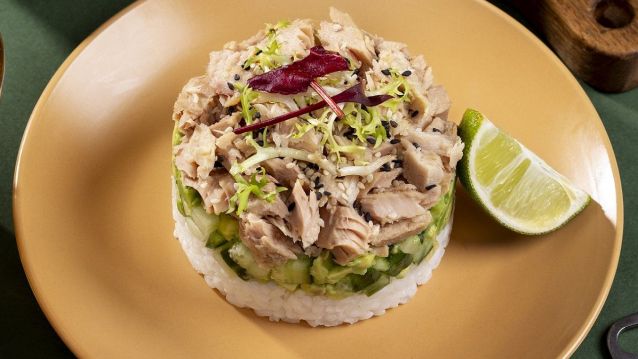 Ensaladilla de arroz, aguacate, pepino y ventresca Ensaladilla de arroz, aguacate, pepino y ventresca