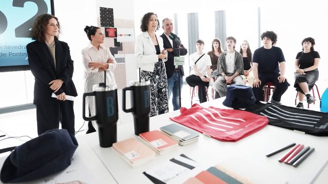 Presentación da colección de merchandising da Bienal de Pontevedra