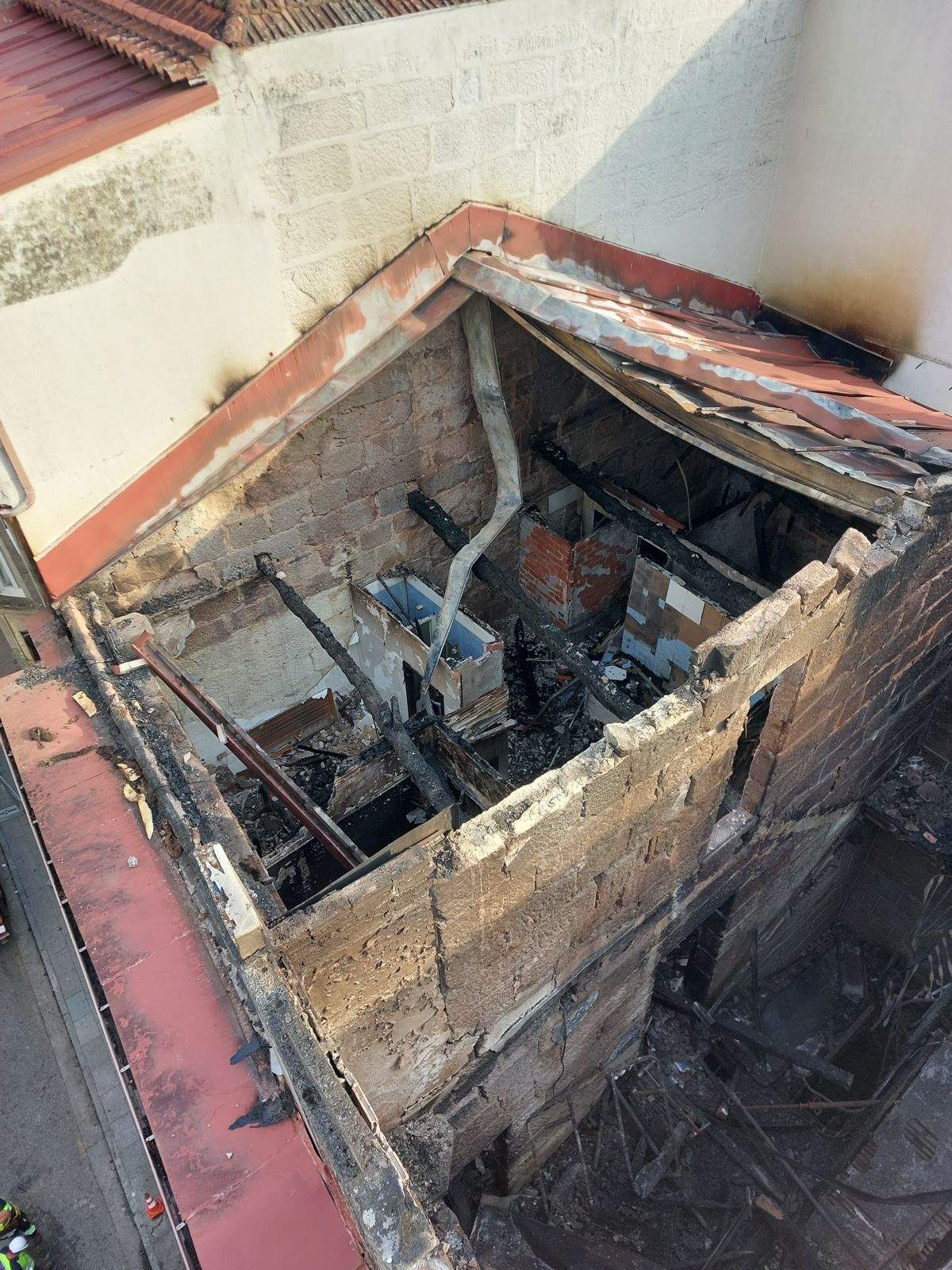 Estado del interior del inmueble incendiado en Riestra Estado del interior del inmueble incendiado en Riestra