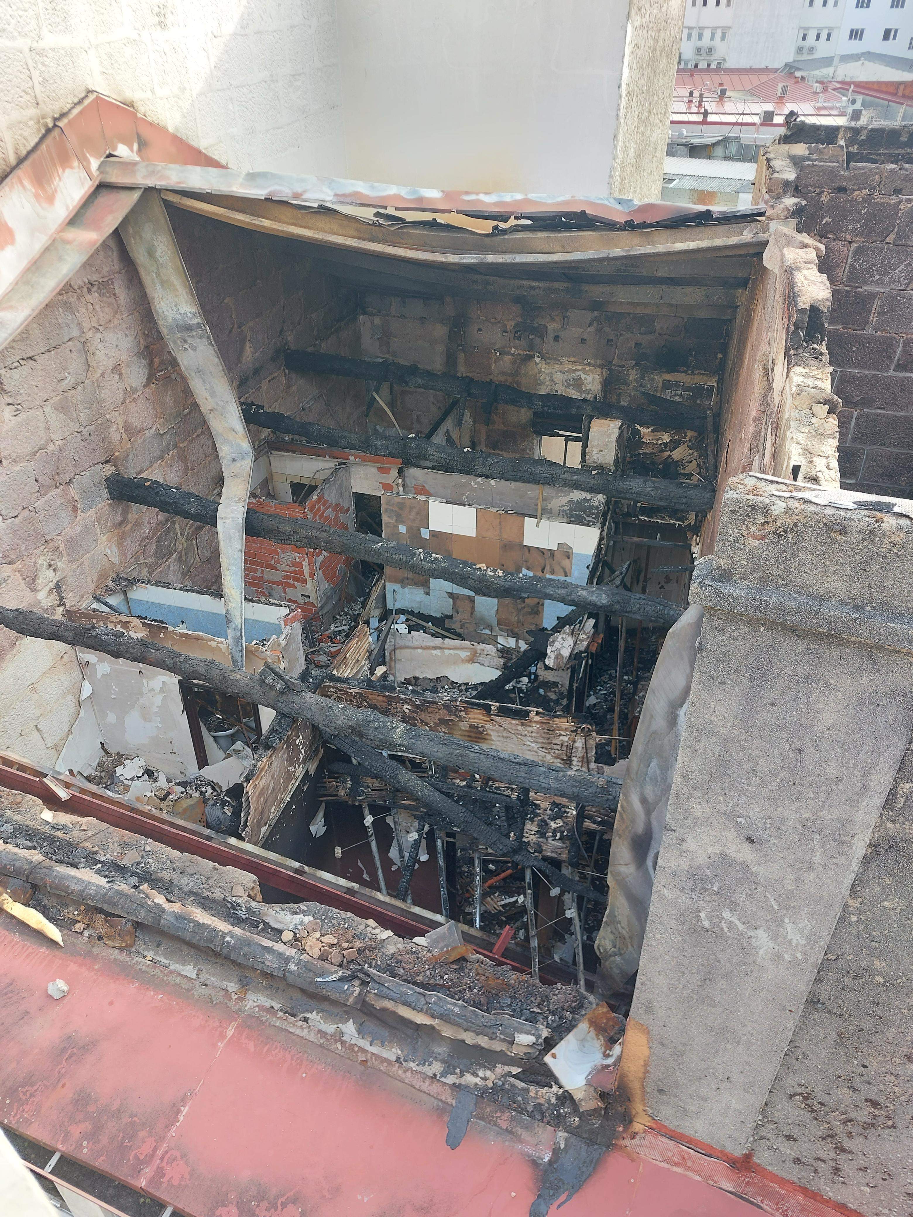 Estado del interior del inmueble incendiado en Riestra Estado del interior del inmueble incendiado en Riestra