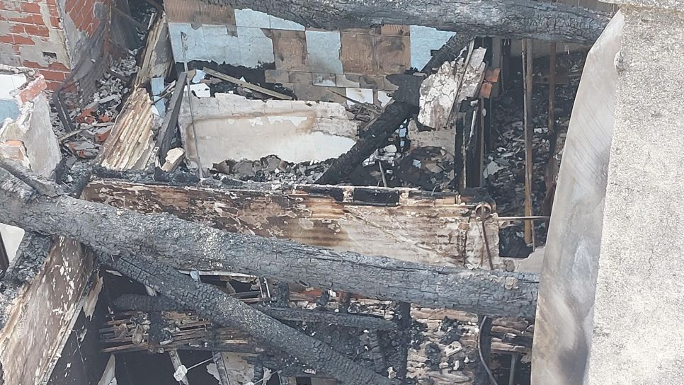 Estado do interior do inmoble incendiado en Riestra Estado do interior do inmoble incendiado en Riestra
