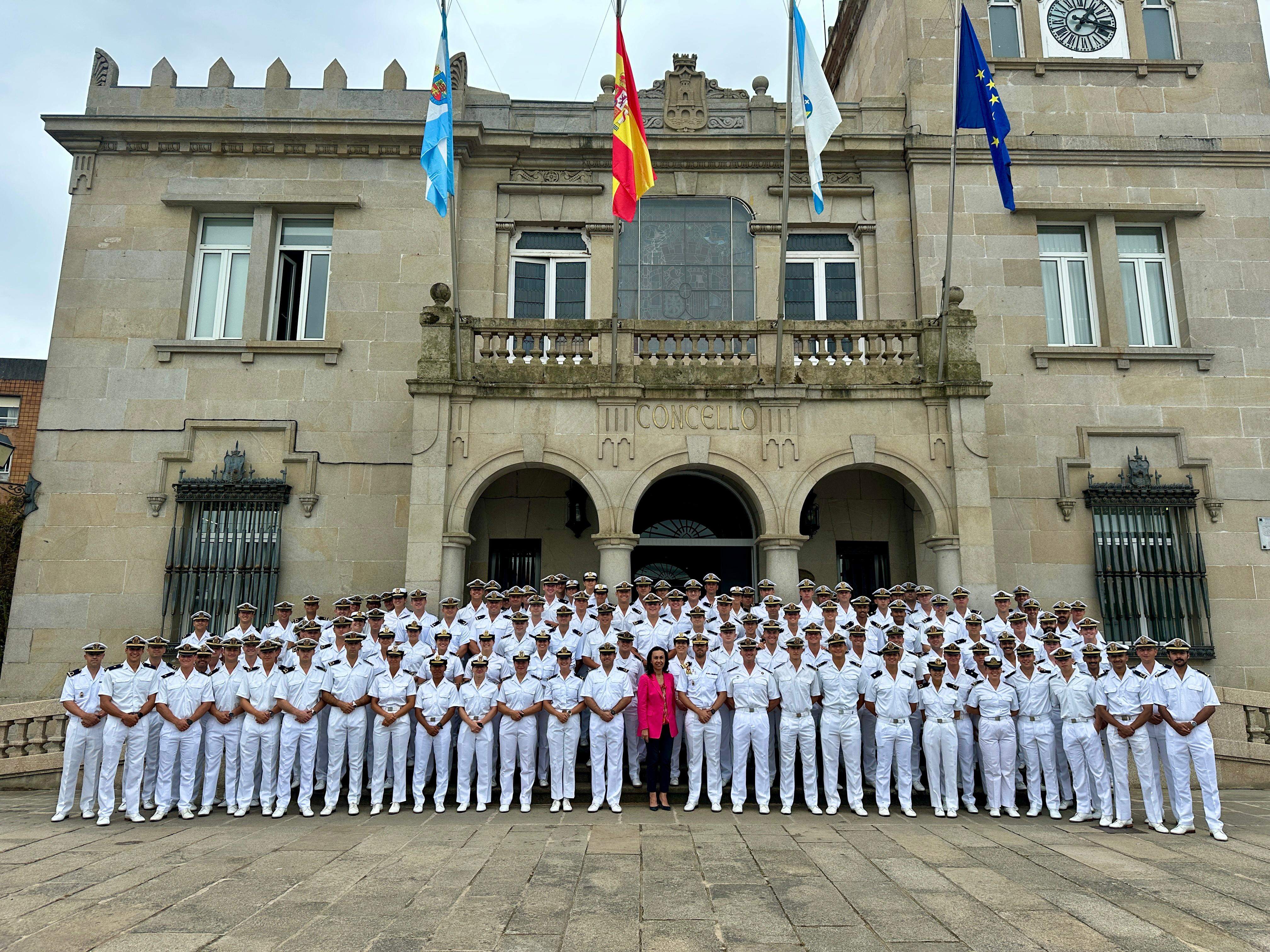 Recepción de María Ramallo a la promoción que concluye su formación en la Escuela Naval