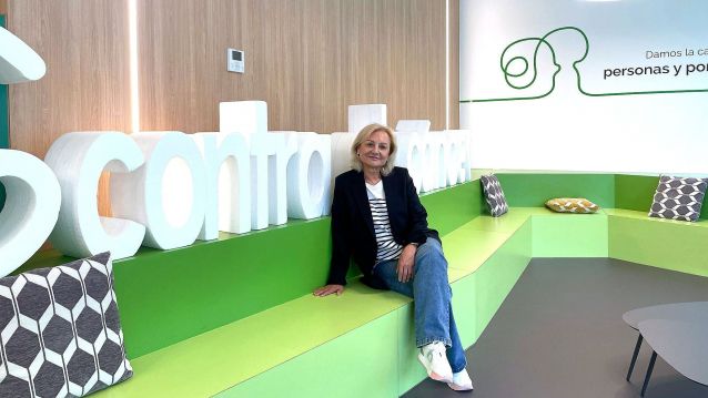 Ana Blanco na sede da AECC Pontevedra Ana Blanco na sede da AECC Pontevedra