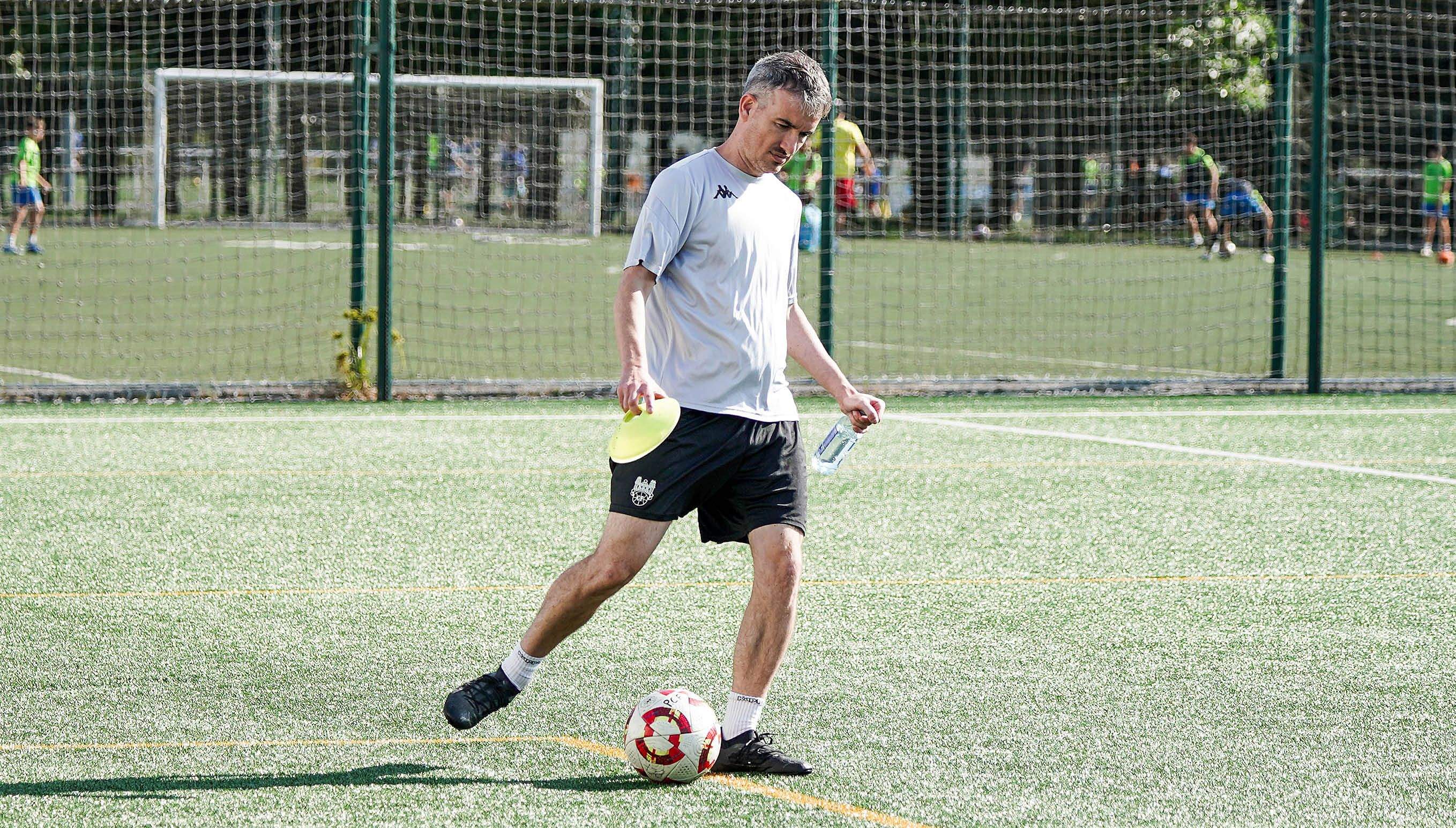 Rubén Domínguez, en el primer entrenamiento del Pontevedra CF 25/26