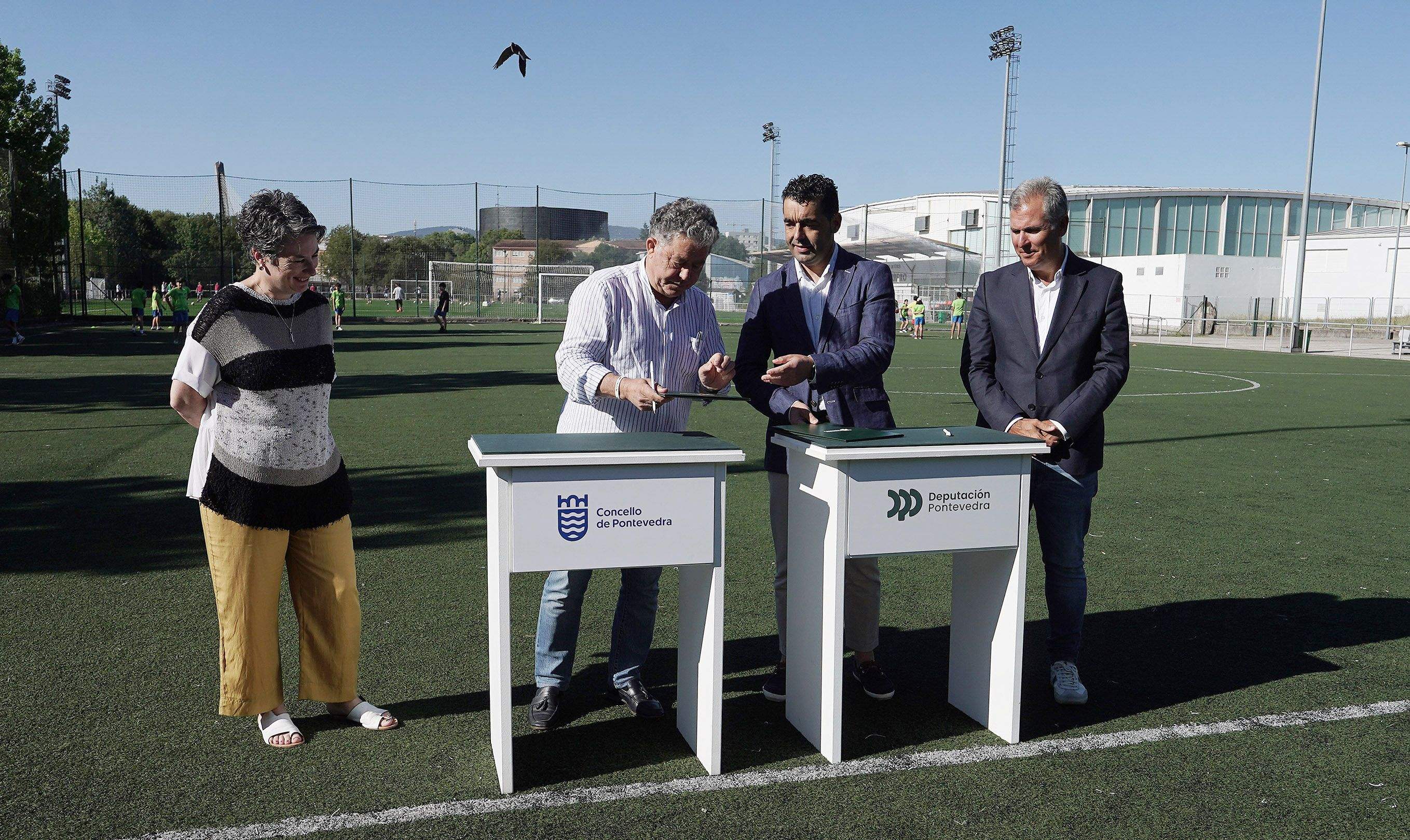 Firma del convenio entre la Deputación en el Concello de Pontevedra Firma del convenio entre la Deputación en el Concello de Pontevedra
