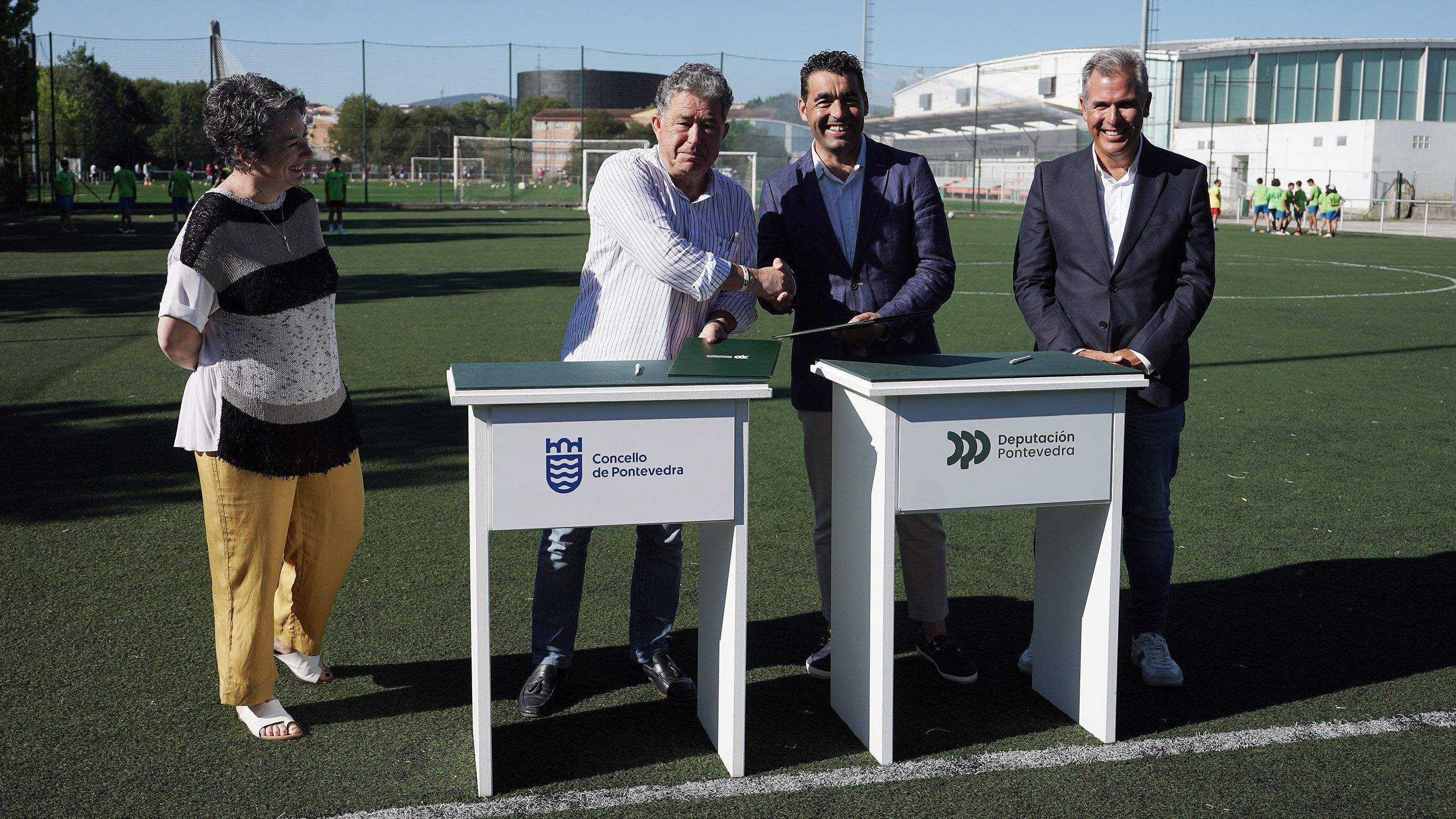 Firma del convenio entre la Deputación en el Concello de Pontevedra Firma del convenio entre la Deputación en el Concello de Pontevedra