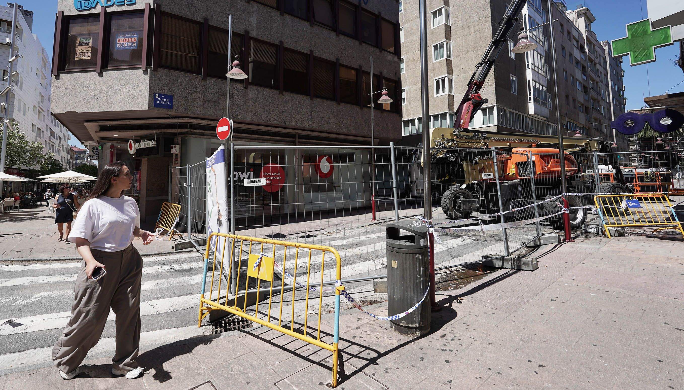 Cierre de la calle Marqués de Riestra por los trabajos de demolición