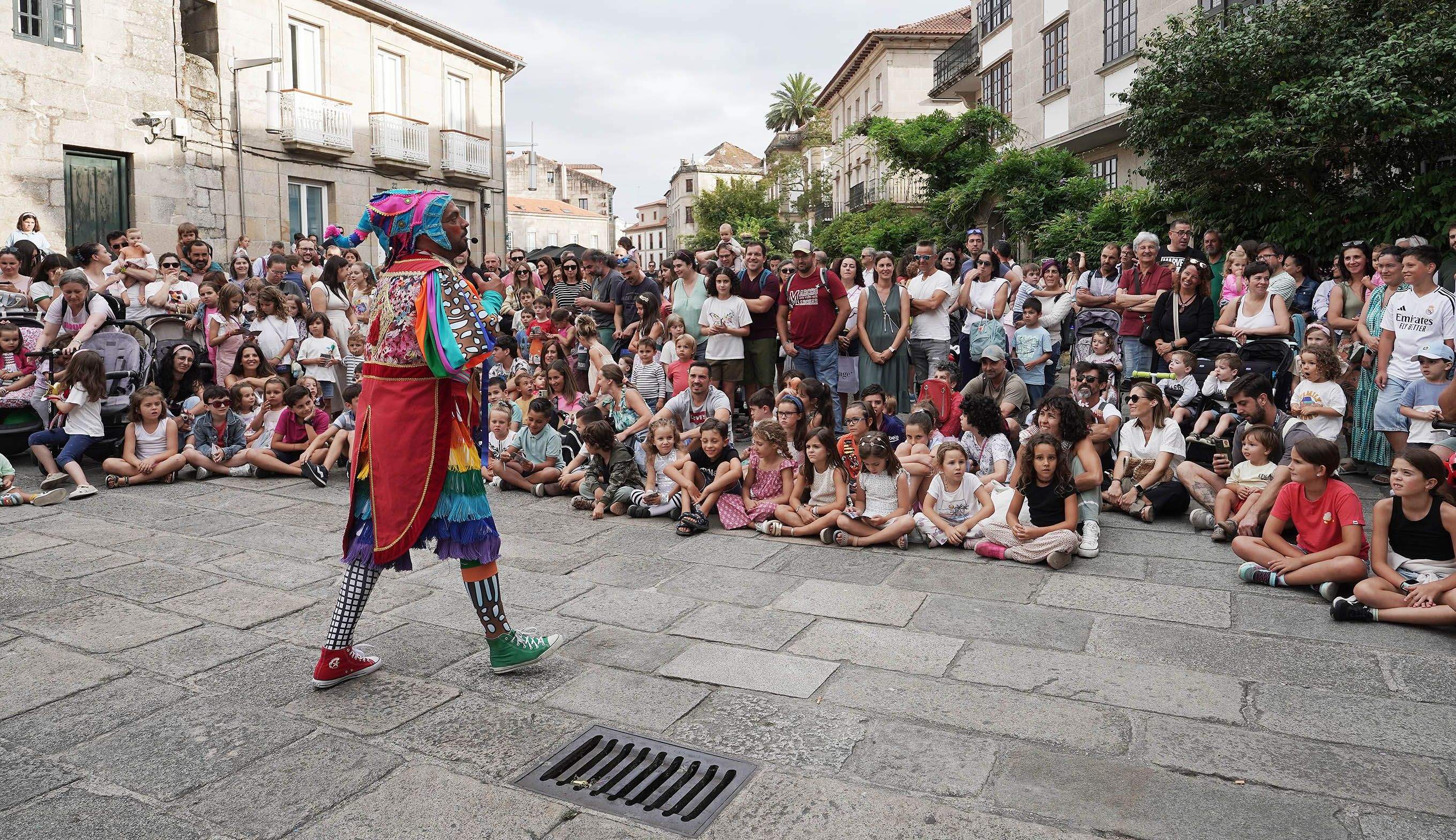 Itineranta, con: Asaco Producciones & Cirko Psikario, La Fam y Troula