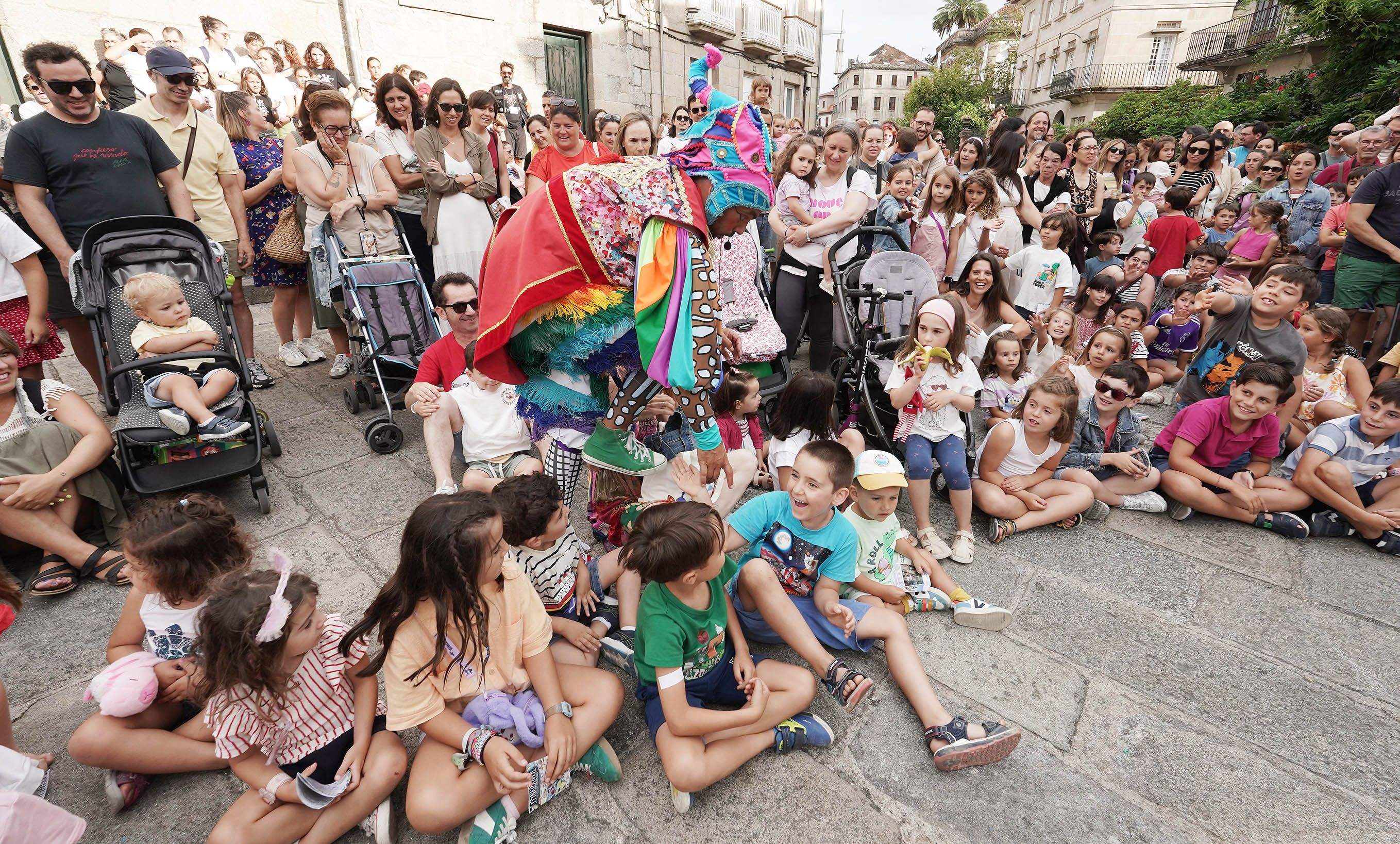 Itineranta, con: Asaco Producciones & Cirko Psikario, La Fam y Troula