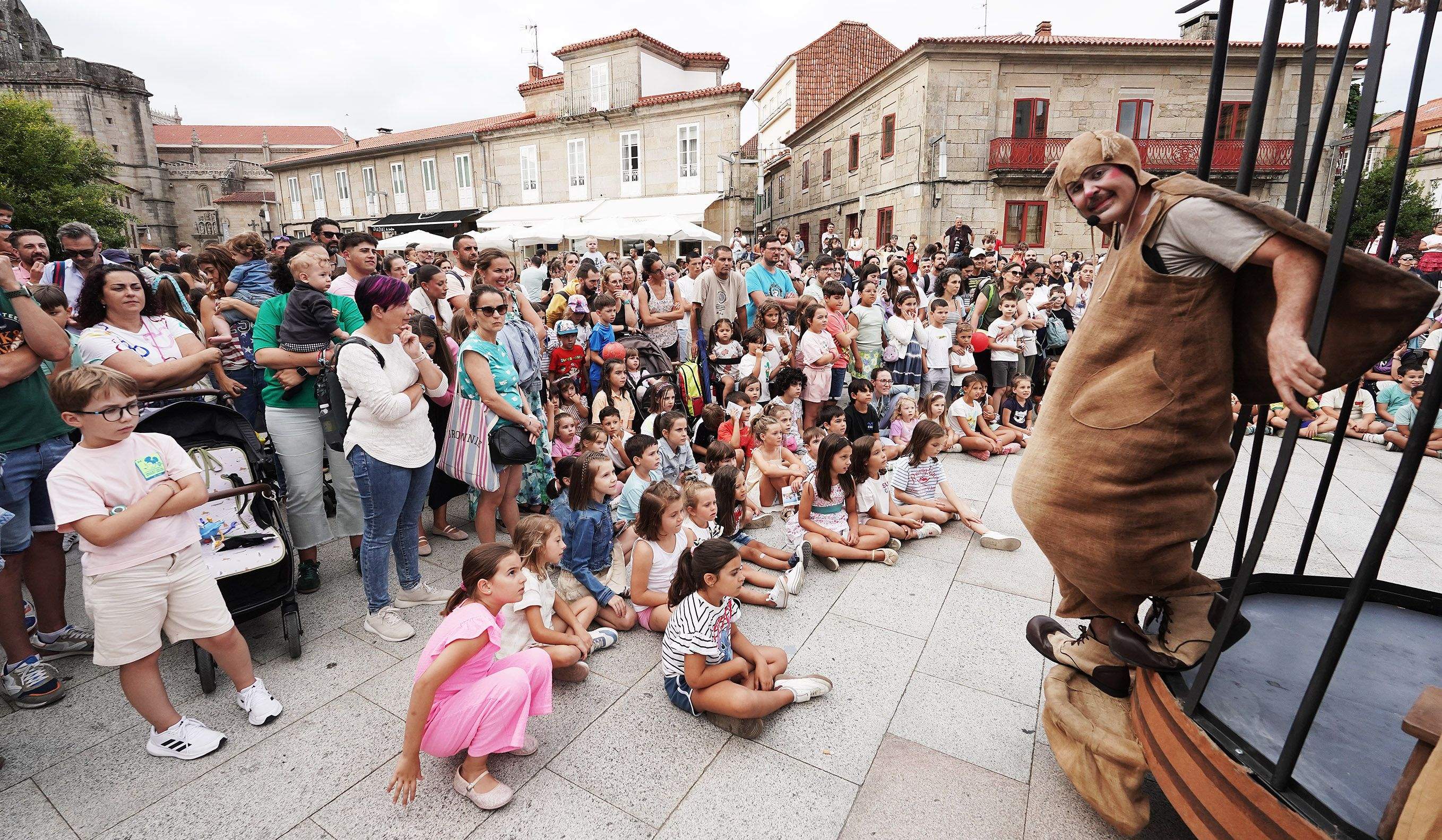 Itineranta, con: Asaco Producciones & Cirko Psikario, La Fam y Troula